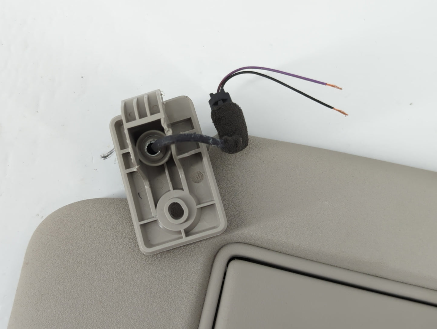 2017-2018 Nissan Qashqai Sun Visor Shade Replacement Driver Left Mirror Fits Fits 2017 2018 OEM Used Auto Parts - Oemusedaut