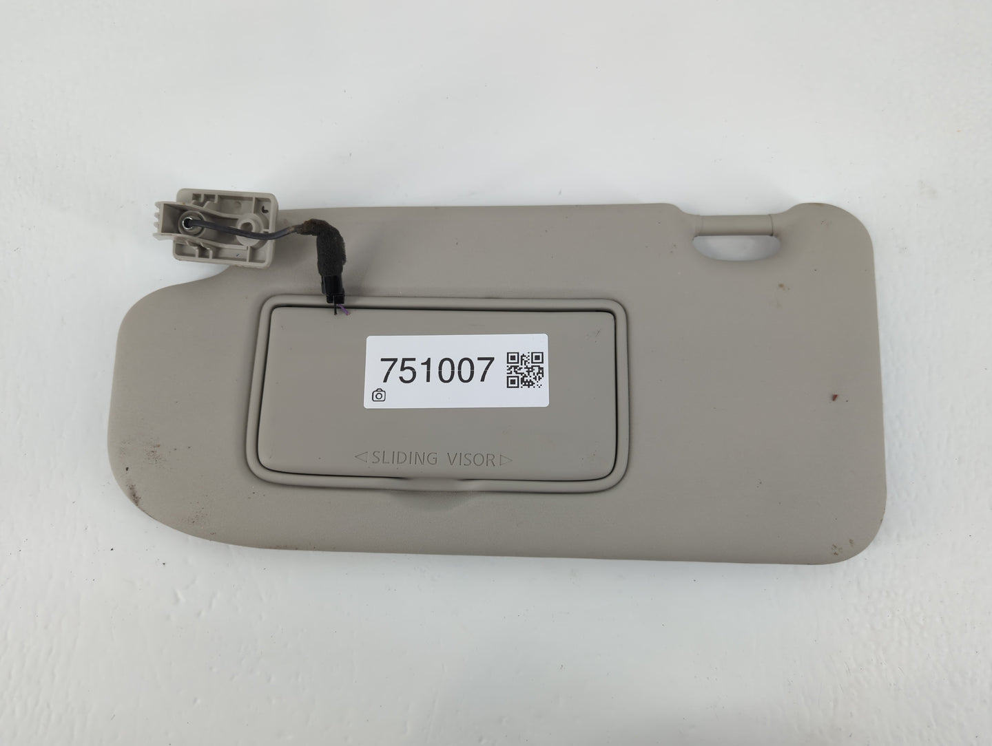 2017-2018 Nissan Qashqai Sun Visor Shade Replacement Driver Left Mirror Fits Fits 2017 2018 OEM Used Auto Parts - Oemusedaut