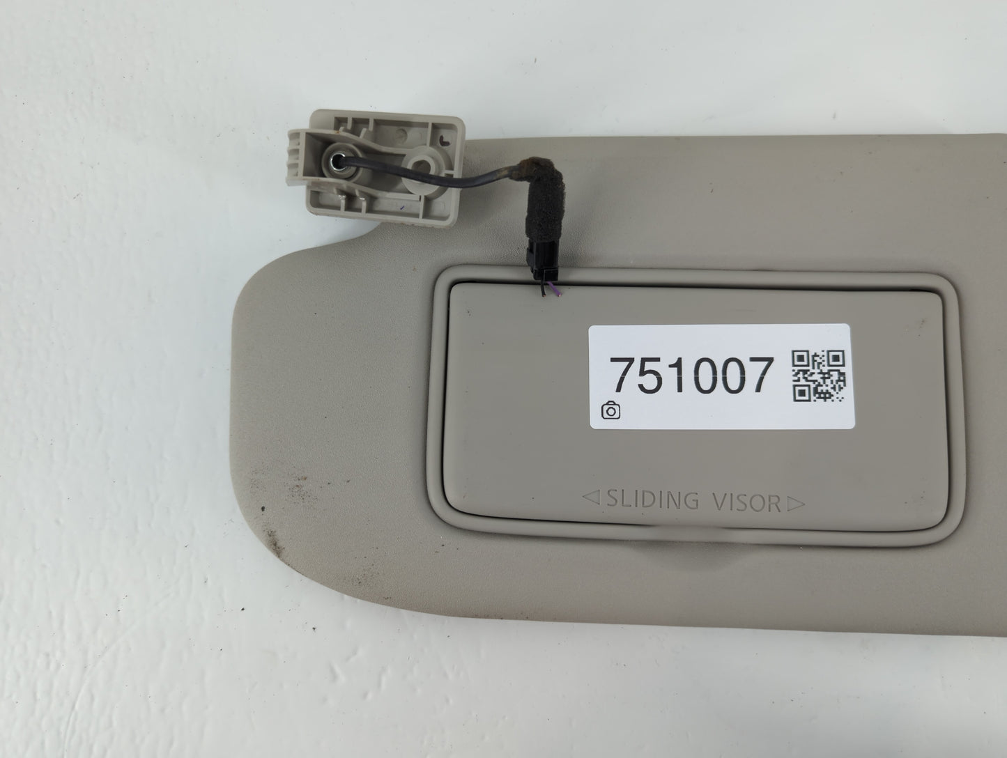2017-2018 Nissan Qashqai Sun Visor Shade Replacement Driver Left Mirror Fits Fits 2017 2018 OEM Used Auto Parts - Oemusedaut