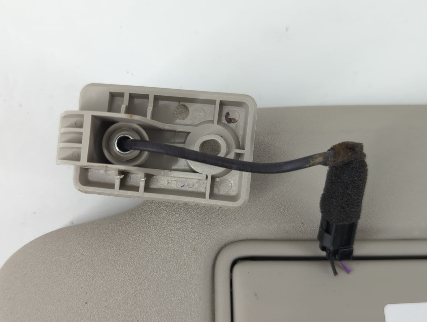 2017-2018 Nissan Qashqai Sun Visor Shade Replacement Driver Left Mirror Fits Fits 2017 2018 OEM Used Auto Parts - Oemusedaut