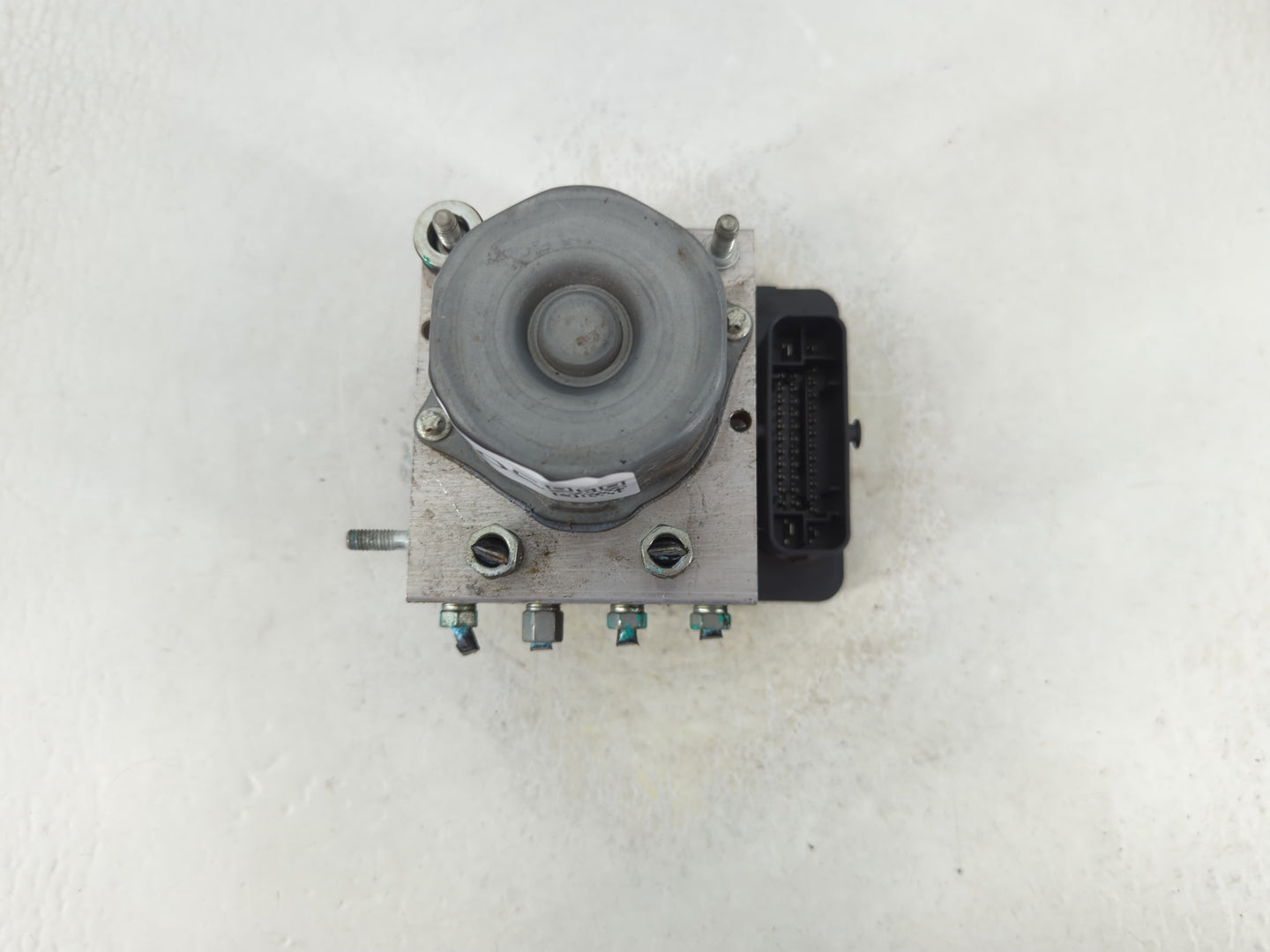 2017 Nissan Rogue ABS Pump Control Module Replacement P/N:47660 5HK1A Fits OEM Used Auto Parts - Oemusedautoparts1.com