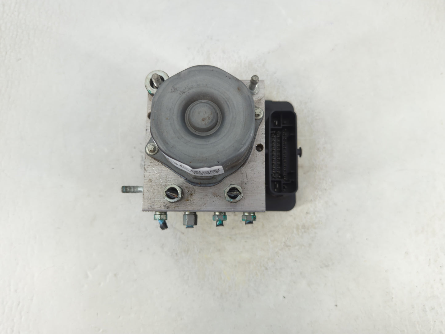 2017 Nissan Rogue ABS Pump Control Module Replacement P/N:47660 5HK1A Fits OEM Used Auto Parts - Oemusedautoparts1.com