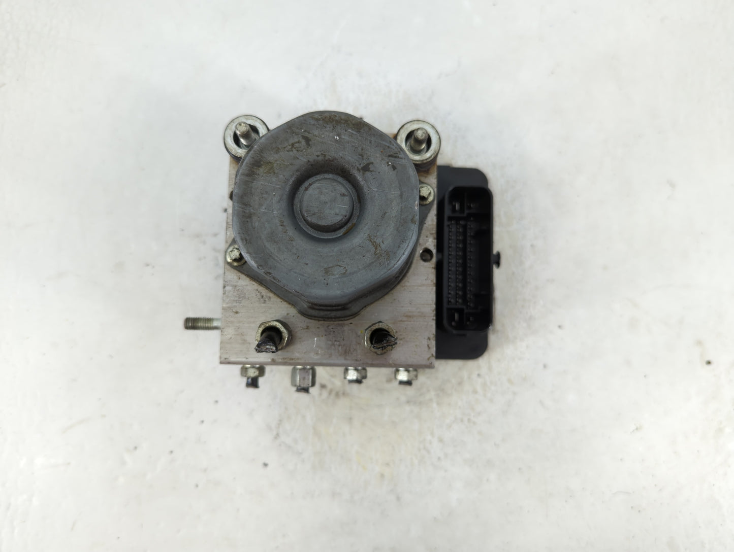 2017 Nissan Rogue ABS Pump Control Module Replacement P/N:47660 6FL1A Fits OEM Used Auto Parts - Oemusedautoparts1.com