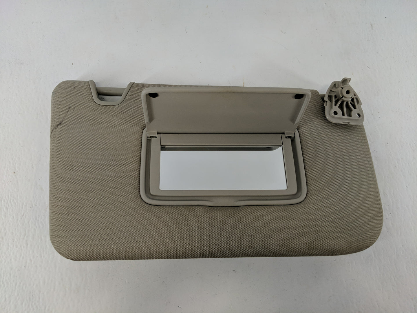 2017 Nissan Rogue Sun Visor Shade Replacement Passenger Right Mirror Fits OEM Used Auto Parts - Oemusedautoparts1.com