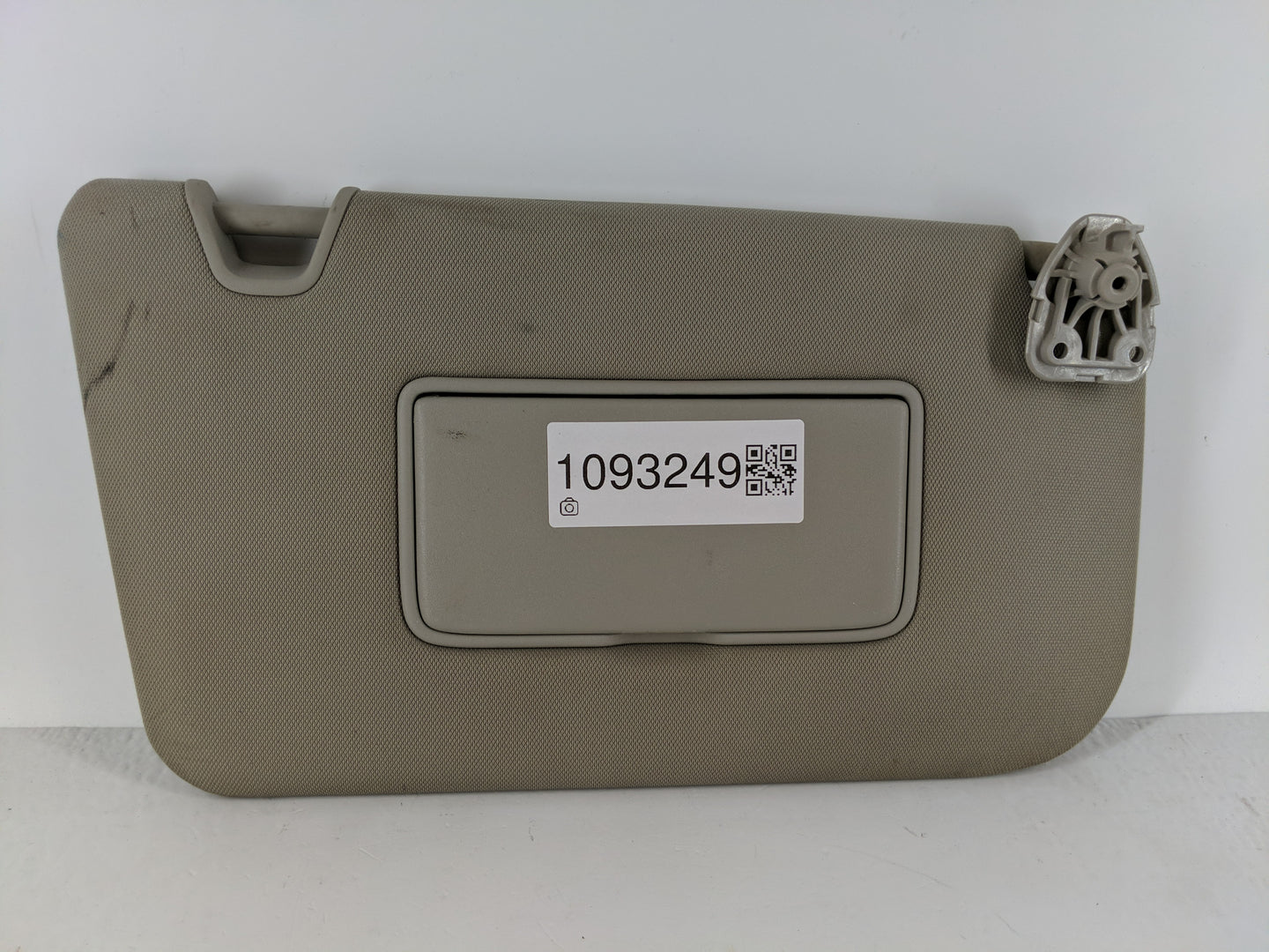 2017 Nissan Rogue Sun Visor Shade Replacement Passenger Right Mirror Fits OEM Used Auto Parts - Oemusedautoparts1.com