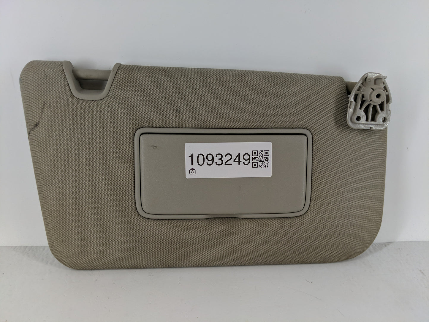 2017 Nissan Rogue Sun Visor Shade Replacement Passenger Right Mirror Fits OEM Used Auto Parts - Oemusedautoparts1.com