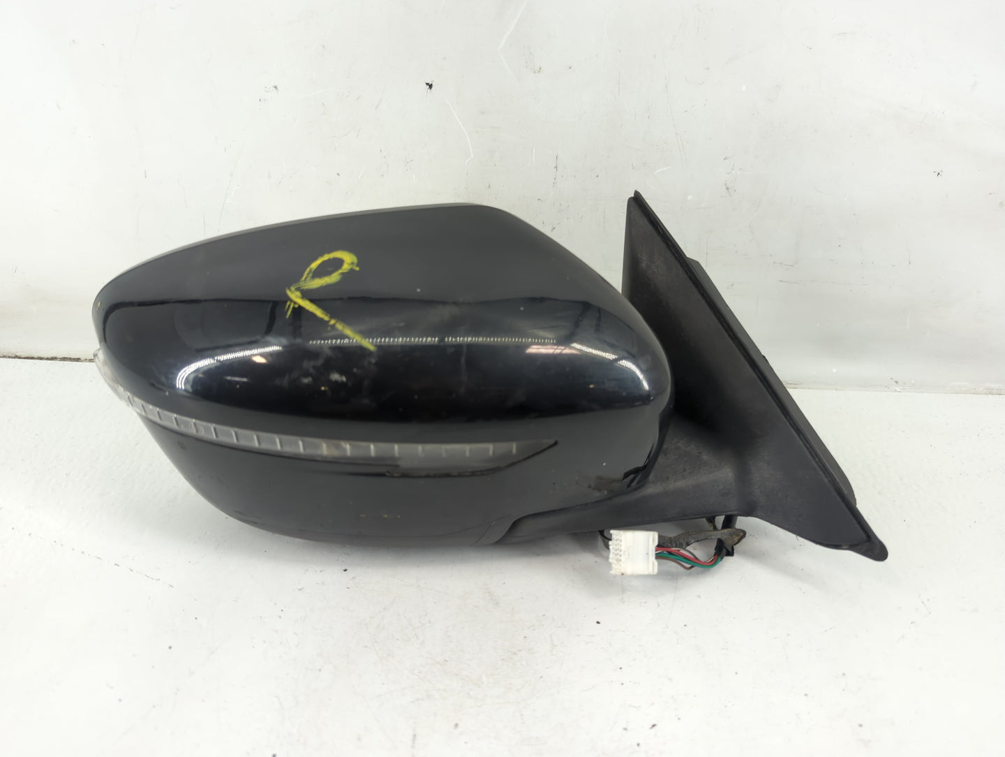 2017-2020 Nissan Rogue Passenger Side View Mirror - Right Door Mirror OEM Used - Oemusedautoparts1.com