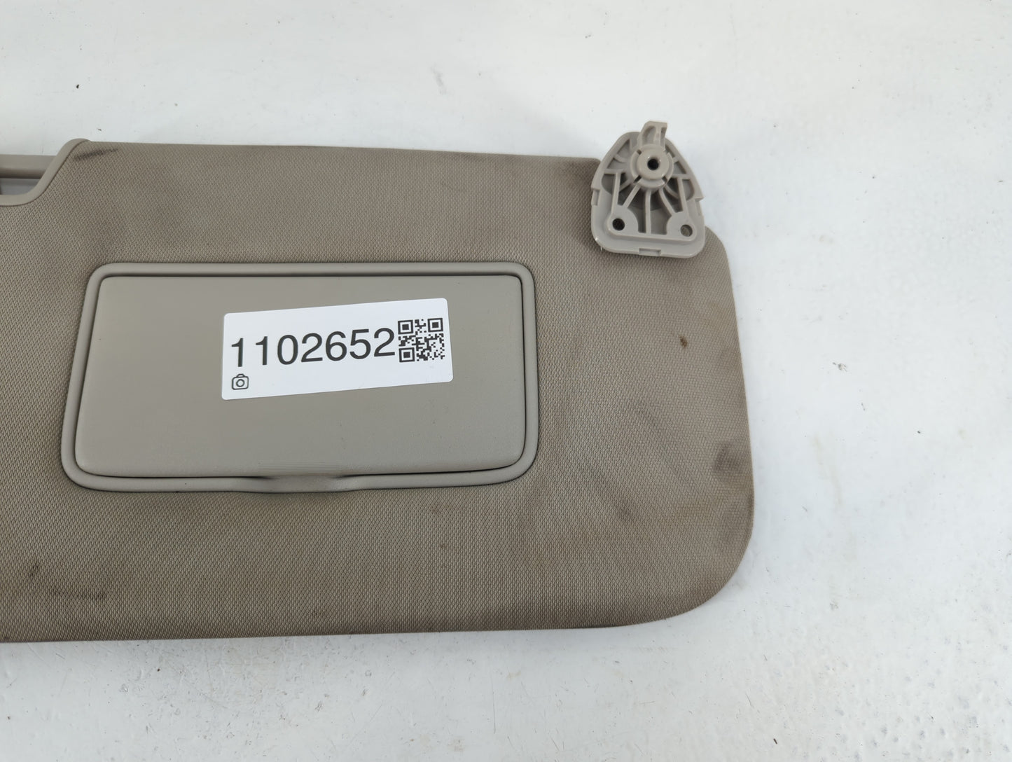 2014-2017 Nissan Rogue Sun Visor Shade Replacement Passenger Right Mirror Fits Fits 2014 2015 2016 2017 OEM Used Auto Parts 