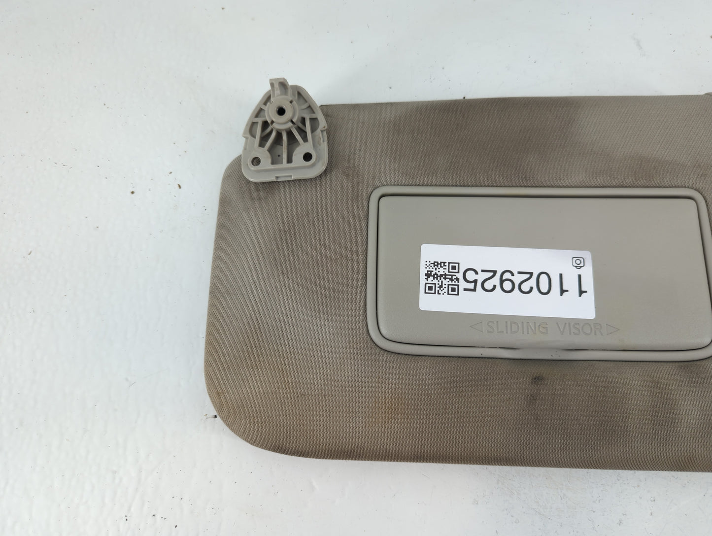 2017 Nissan Rogue Sun Visor Shade Replacement Driver Left Mirror Fits OEM Used Auto Parts - Oemusedautoparts1.com