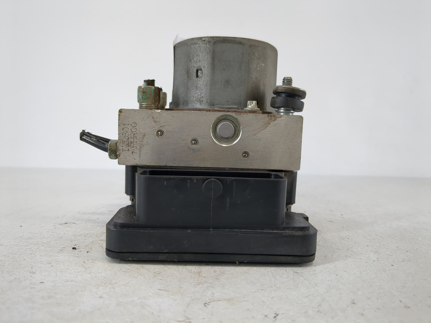 2017 Nissan Rogue ABS Pump Control Module Replacement P/N:47660 5HL2A Fits OEM Used Auto Parts - Oemusedautoparts1.com