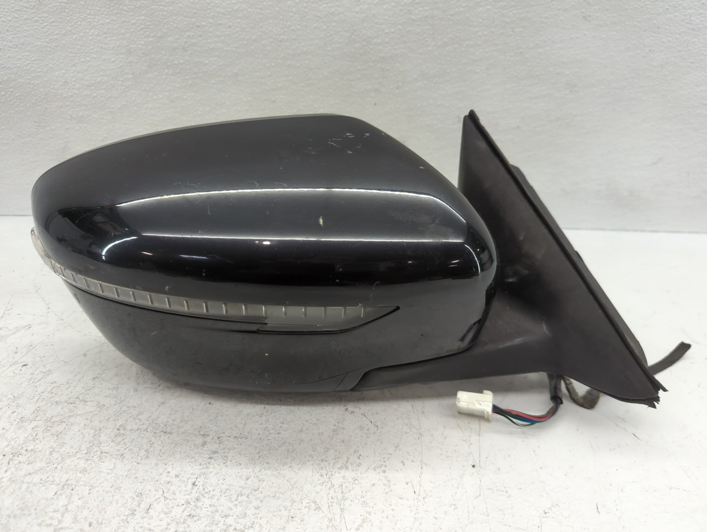 2017-2020 Nissan Rogue Passenger Side View Mirror - Right Door Mirror OEM Used - Oemusedautoparts1.com