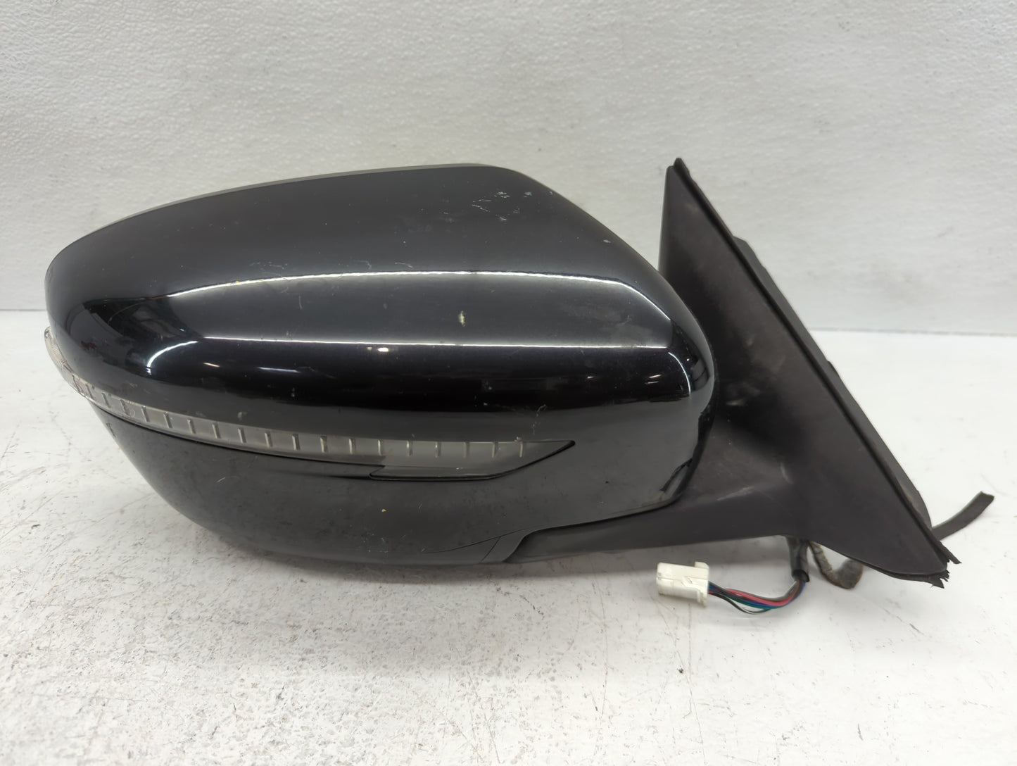 2017-2020 Nissan Rogue Passenger Side View Mirror - Right Door Mirror OEM Used - Oemusedautoparts1.com