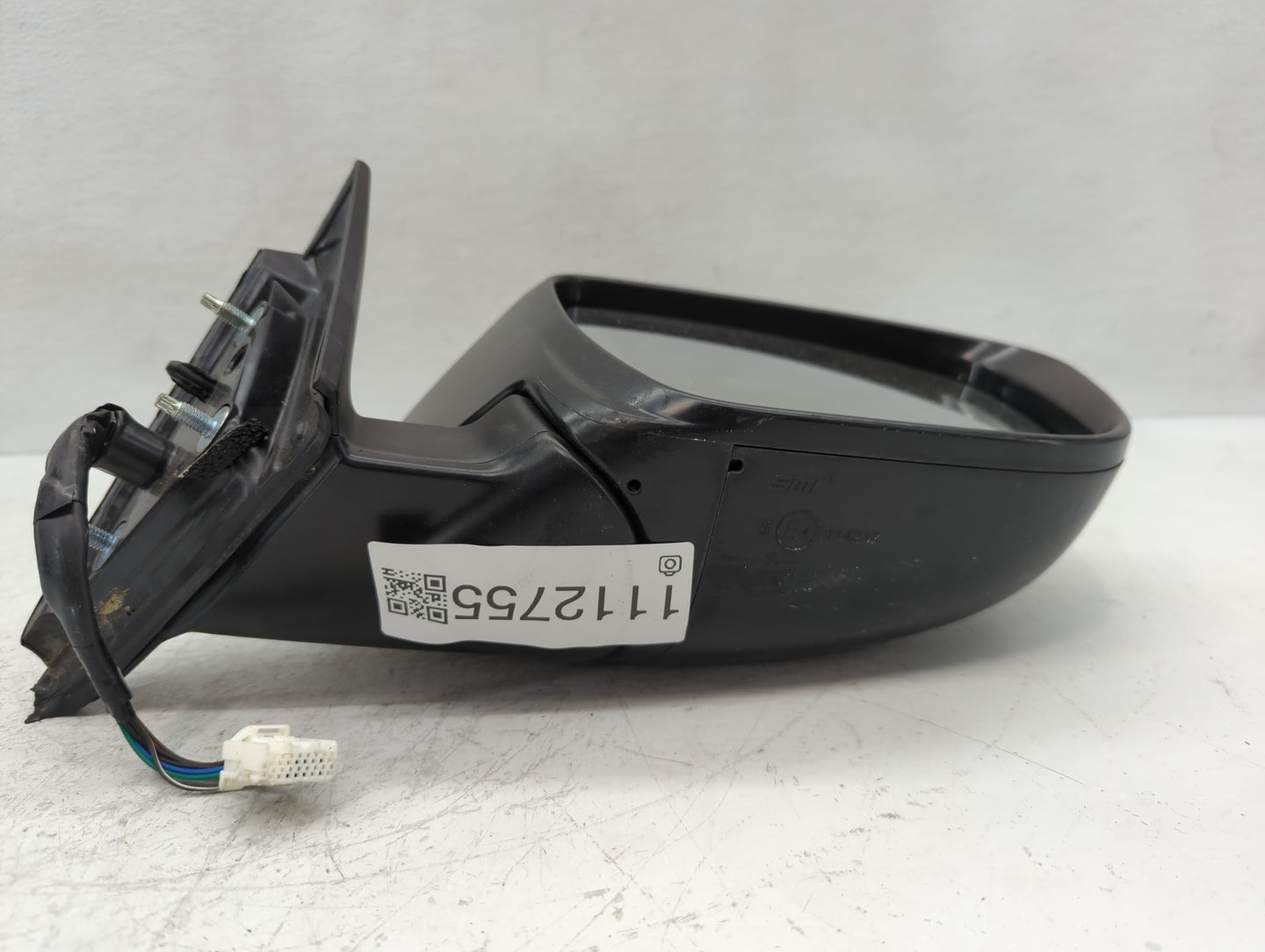 2017-2020 Nissan Rogue Passenger Side View Mirror - Right Door Mirror OEM Used - Oemusedautoparts1.com