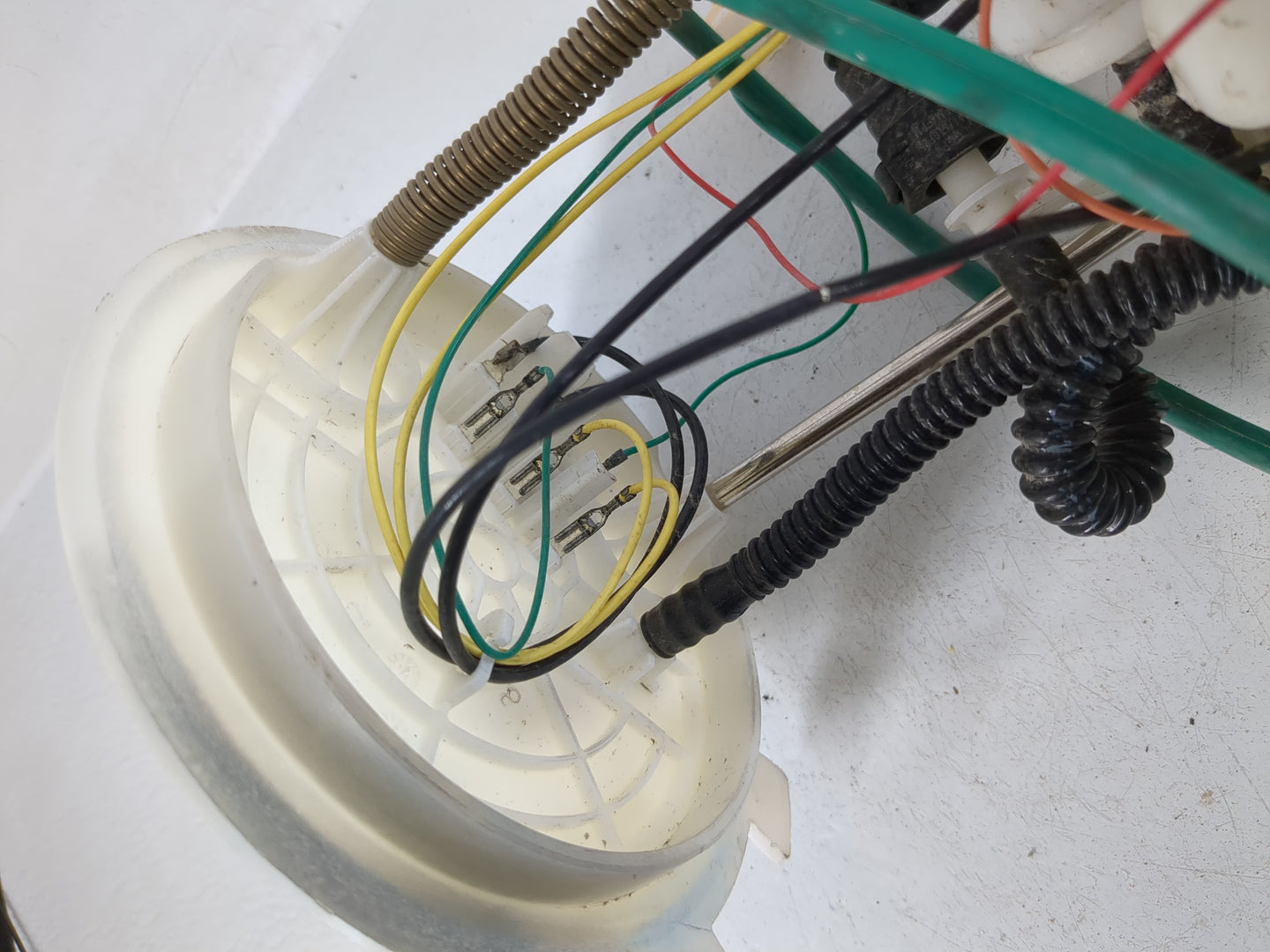 2016-2020 Nissan Rogue Electrical Gas Fuel Pump Assembly - Oemusedautoparts1.com