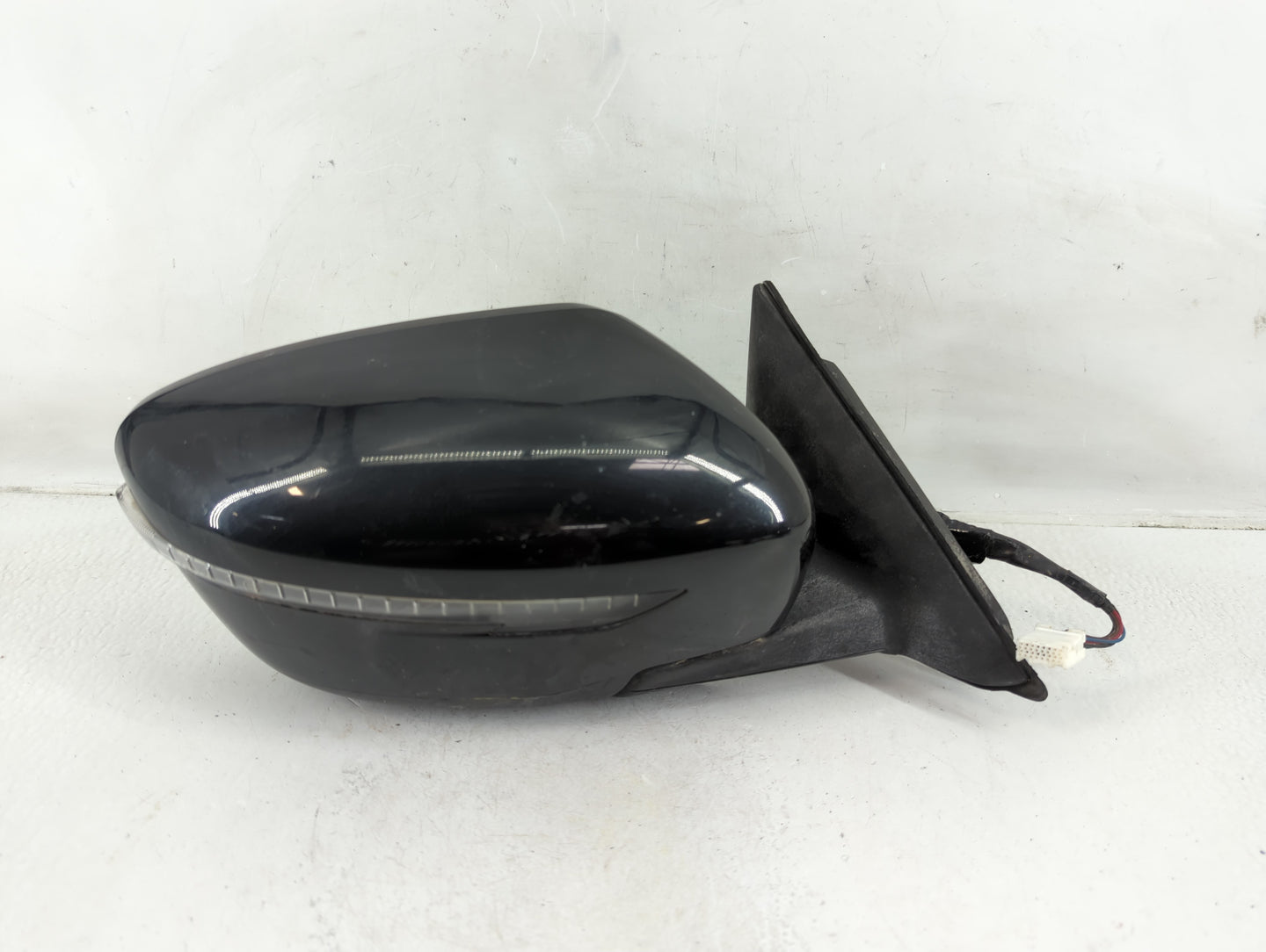 2017-2020 Nissan Rogue Passenger Side View Mirror - Right Door Mirror OEM Used - Oemusedautoparts1.com