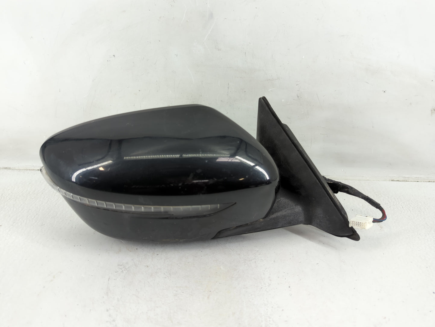 2017-2020 Nissan Rogue Passenger Side View Mirror - Right Door Mirror OEM Used - Oemusedautoparts1.com