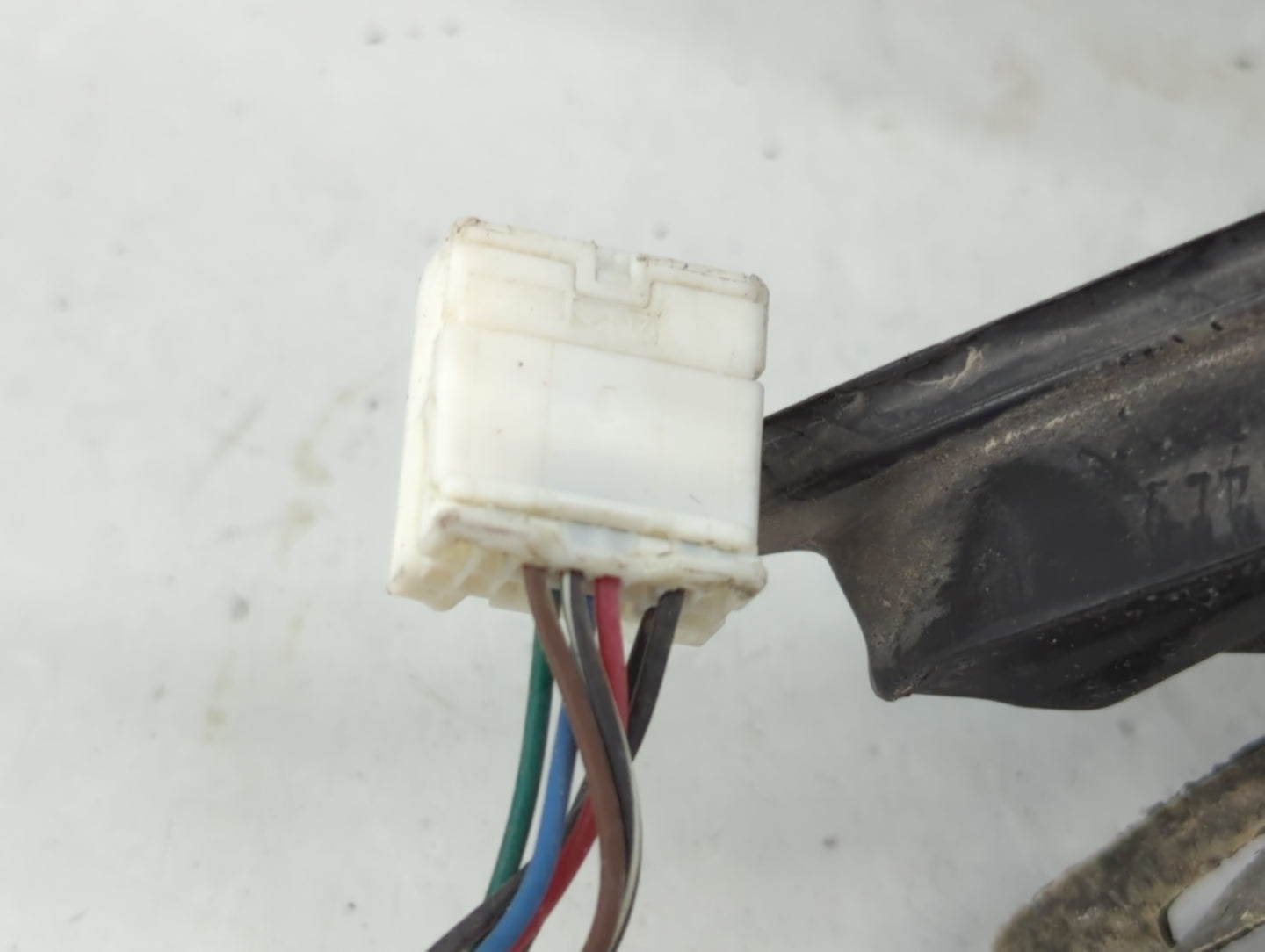 2017-2020 Nissan Rogue Passenger Side View Mirror - Right Door Mirror OEM Used - Oemusedautoparts1.com