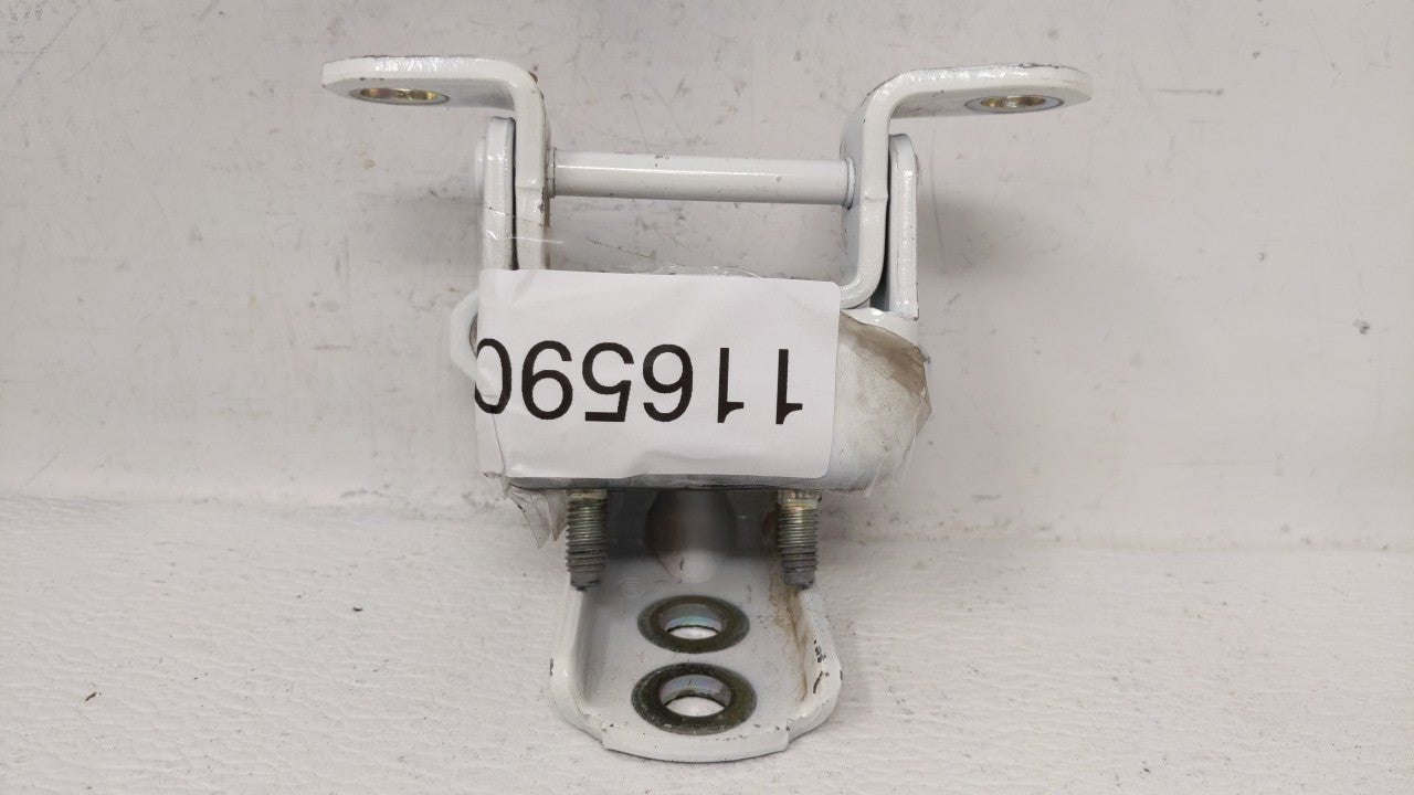 2017 Nissan Rogue Front Left Door Hinge A047742 - Oemusedautoparts1.com