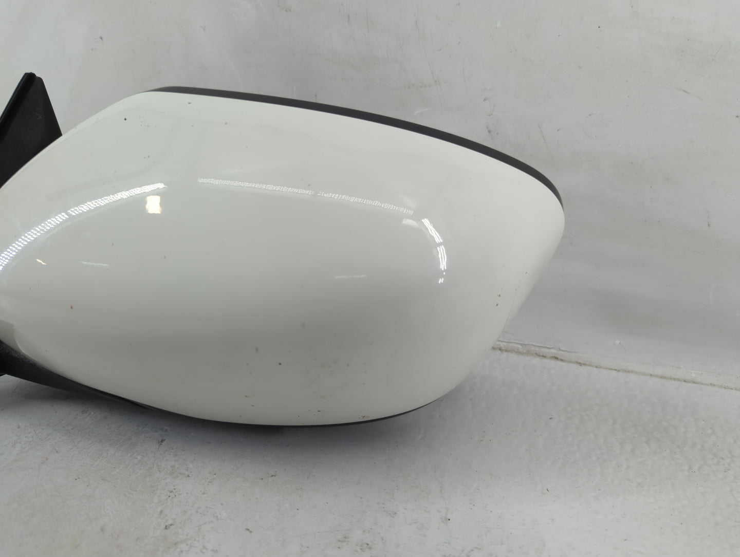 2016-2020 Nissan Rogue Driver Side View Mirror - Left Door Mirror OEM Used - Oemusedautoparts1.com