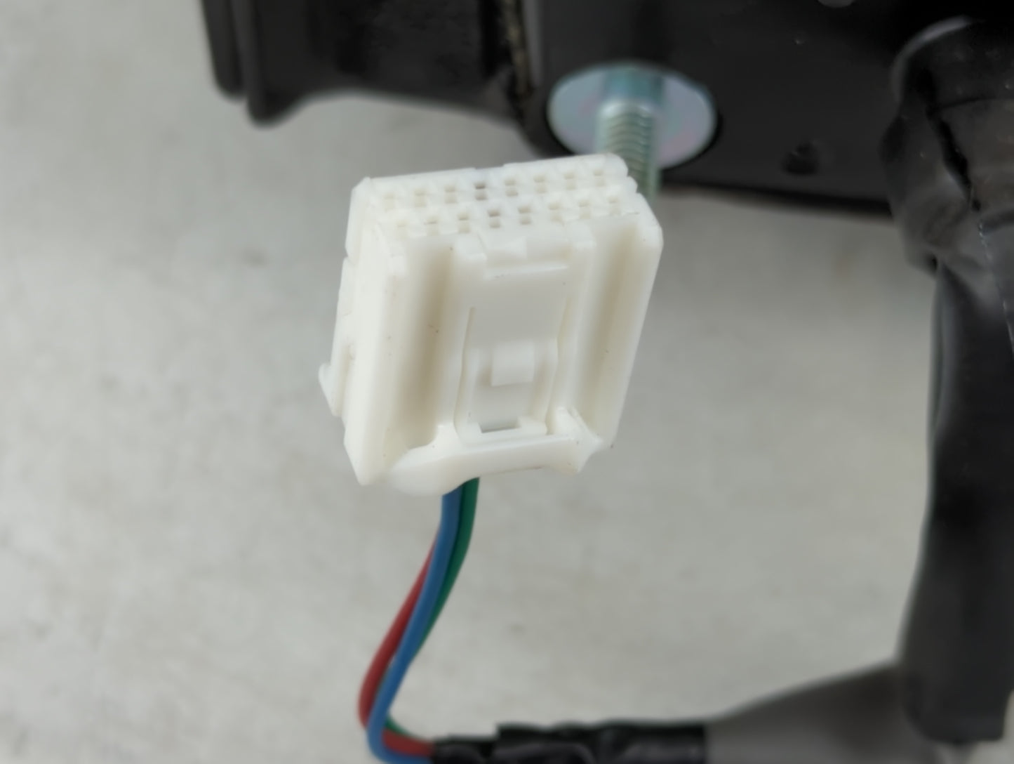 2016-2020 Nissan Rogue Driver Side View Mirror - Left Door Mirror OEM Used - Oemusedautoparts1.com