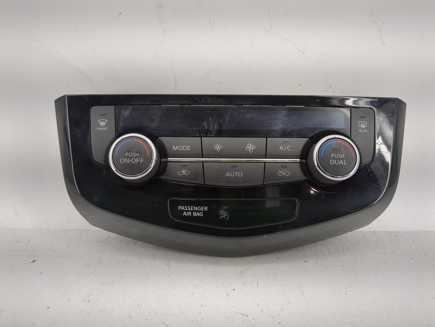 2017-2020 Nissan Rogue Climate Control Module Temperature AC/Heater Replacement Fits Fits 2017 2018 2019 2020 OEM Used Auto 