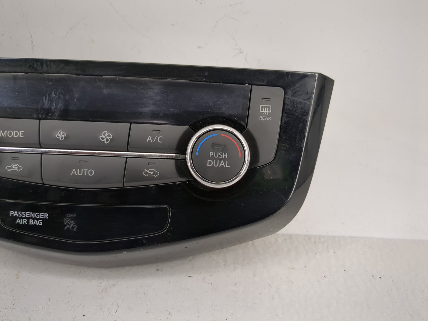 2017-2020 Nissan Rogue Climate Control Module Temperature AC/Heater Replacement Fits Fits 2017 2018 2019 2020 OEM Used Auto 