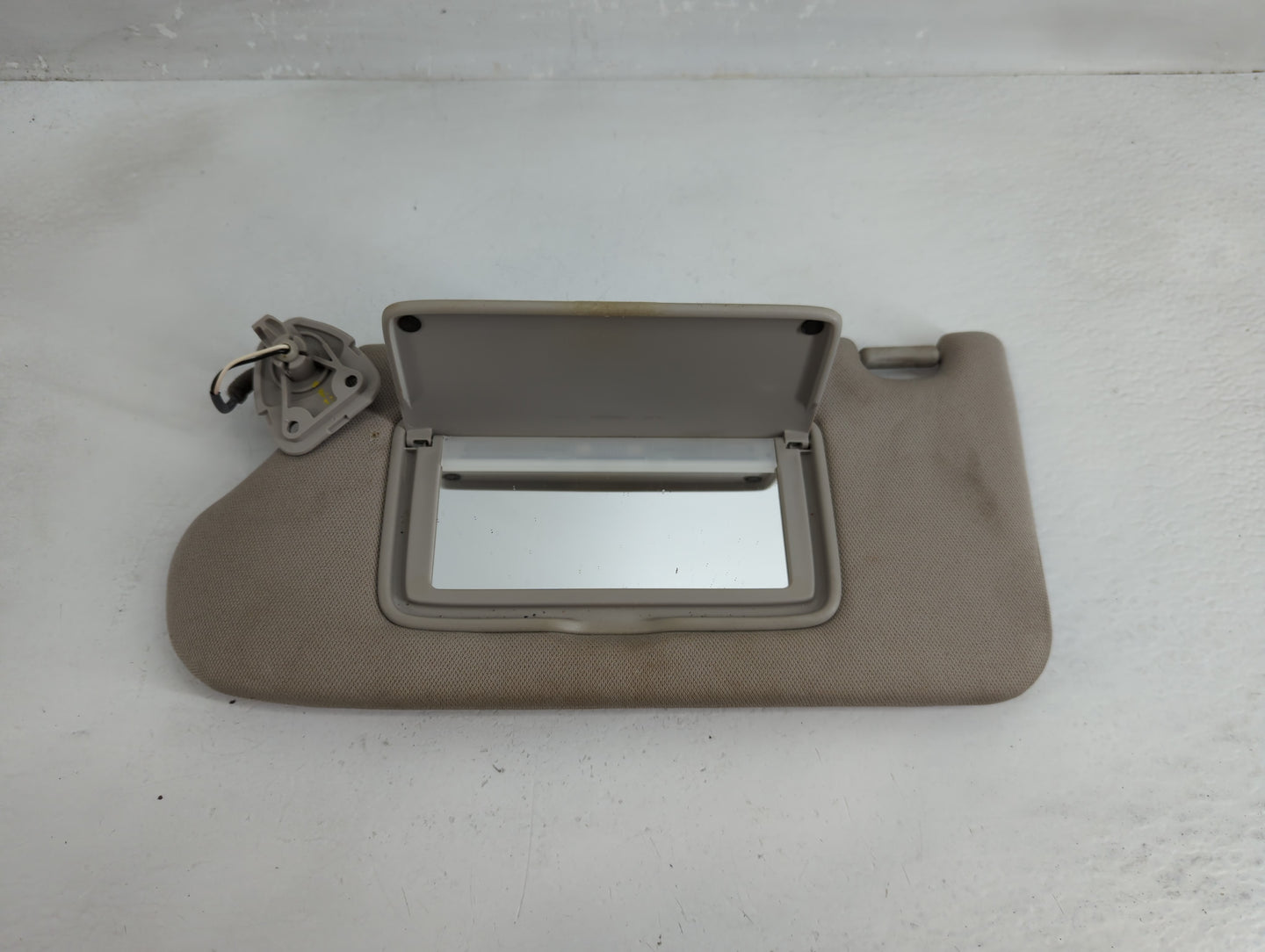 2017 Nissan Rogue Sun Visor Shade Replacement Driver Left Mirror Fits OEM Used Auto Parts - Oemusedautoparts1.com