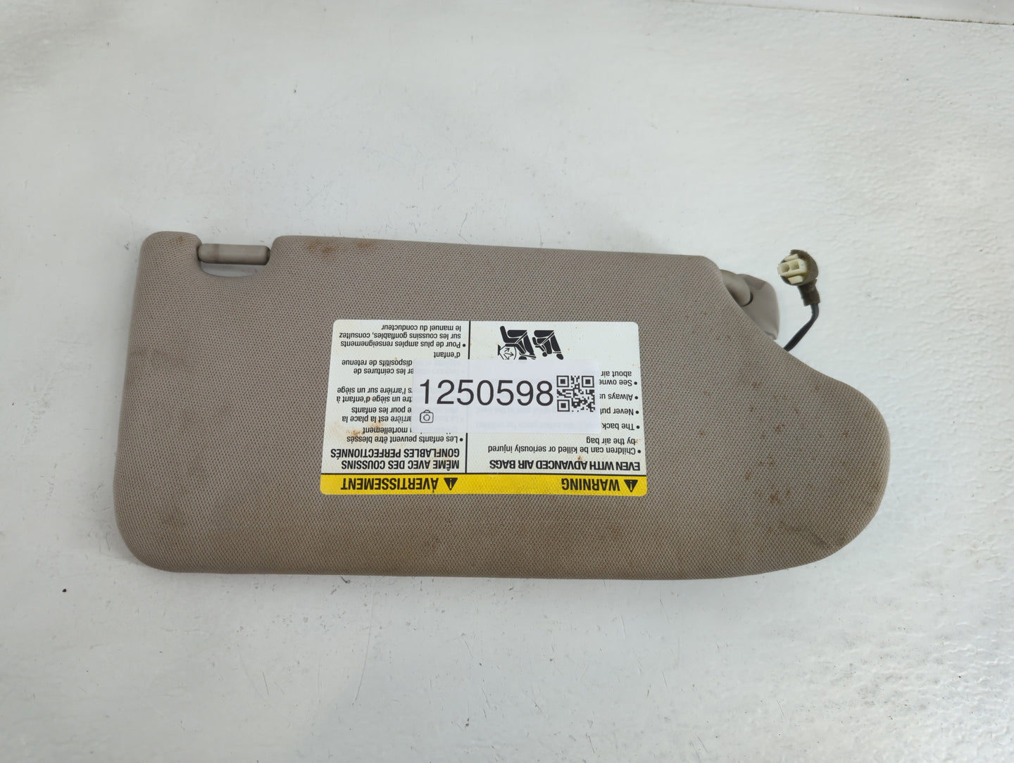 2017 Nissan Rogue Sun Visor Shade Replacement Driver Left Mirror Fits OEM Used Auto Parts - Oemusedautoparts1.com