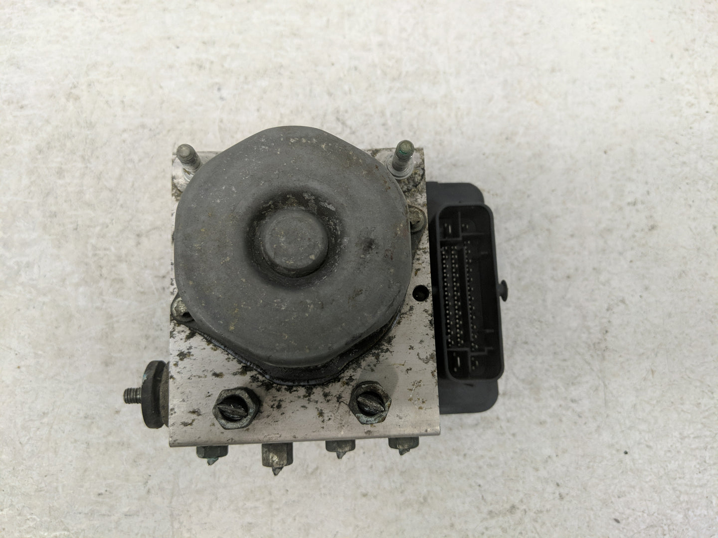 2015-2016 Nissan Rogue ABS Pump Control Module Replacement P/N:47660 5HL4A Fits Fits 2015 2016 OEM Used Auto Parts - Oemused