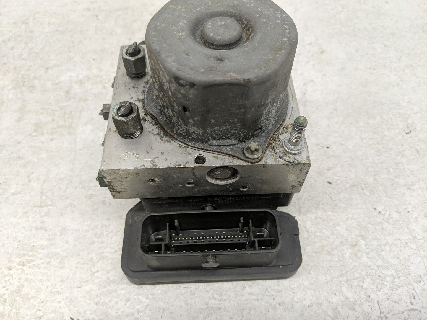 2015-2016 Nissan Rogue ABS Pump Control Module Replacement P/N:47660 5HL4A Fits Fits 2015 2016 OEM Used Auto Parts - Oemused