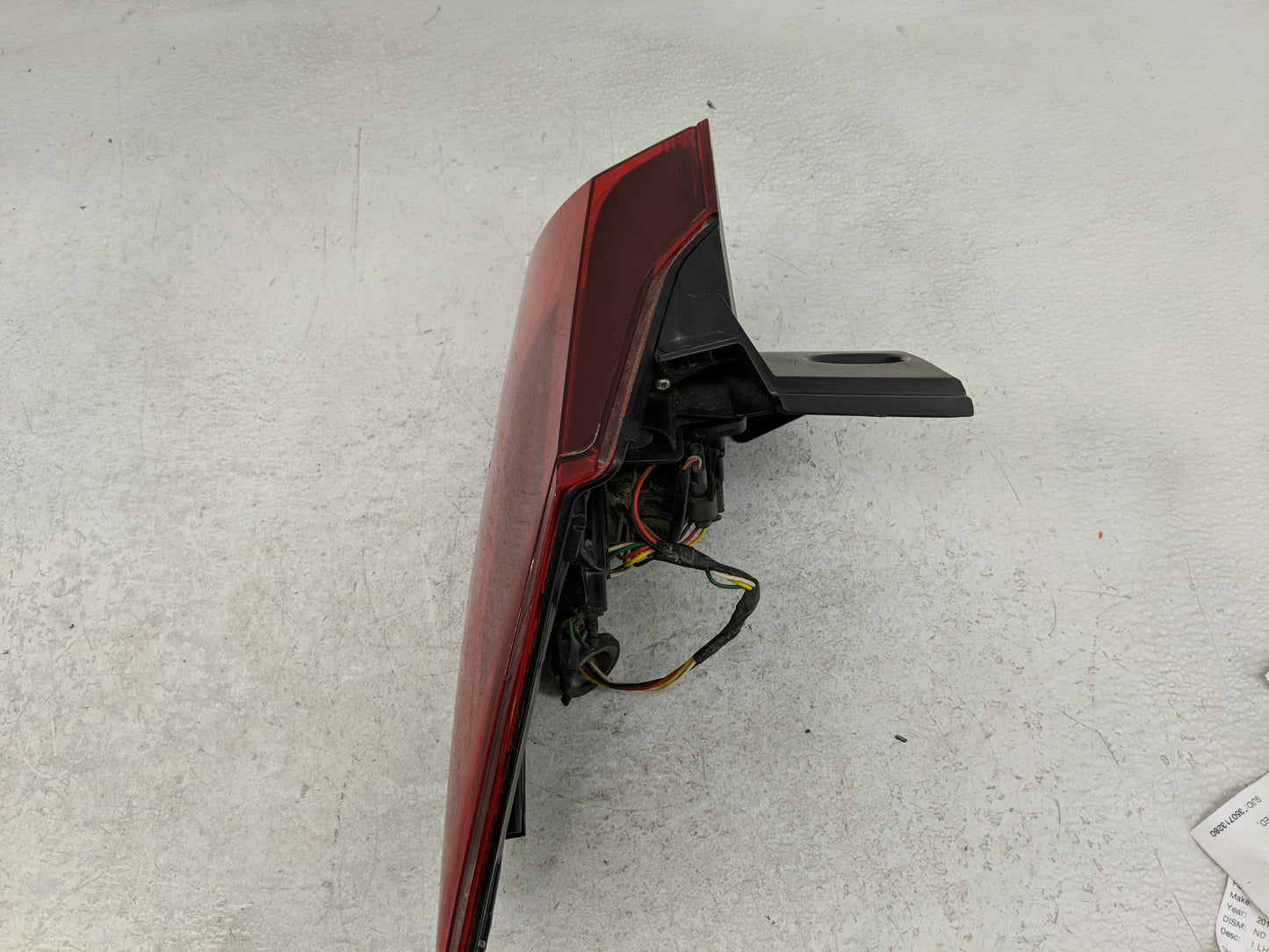 2017-2020 Nissan Rogue Tail Light Assembly Passenger Right OEM Fits Fits 2017 2018 2019 2020 OEM Used Auto Parts - Oemusedau