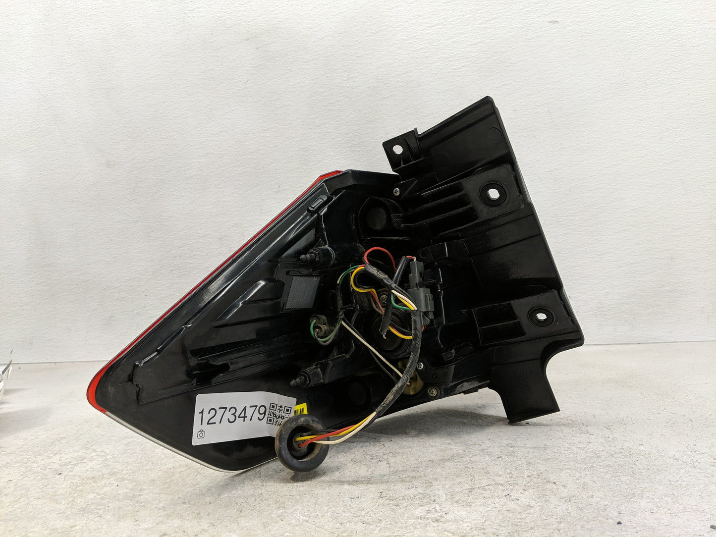 2017-2020 Nissan Rogue Tail Light Assembly Passenger Right OEM Fits Fits 2017 2018 2019 2020 OEM Used Auto Parts - Oemusedau