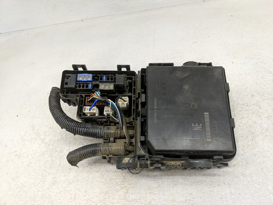 2017-2019 Nissan Rogue Fusebox Fuse Box Panel Relay Module Fits Fits 2017 2018 2019 OEM Used Auto Parts