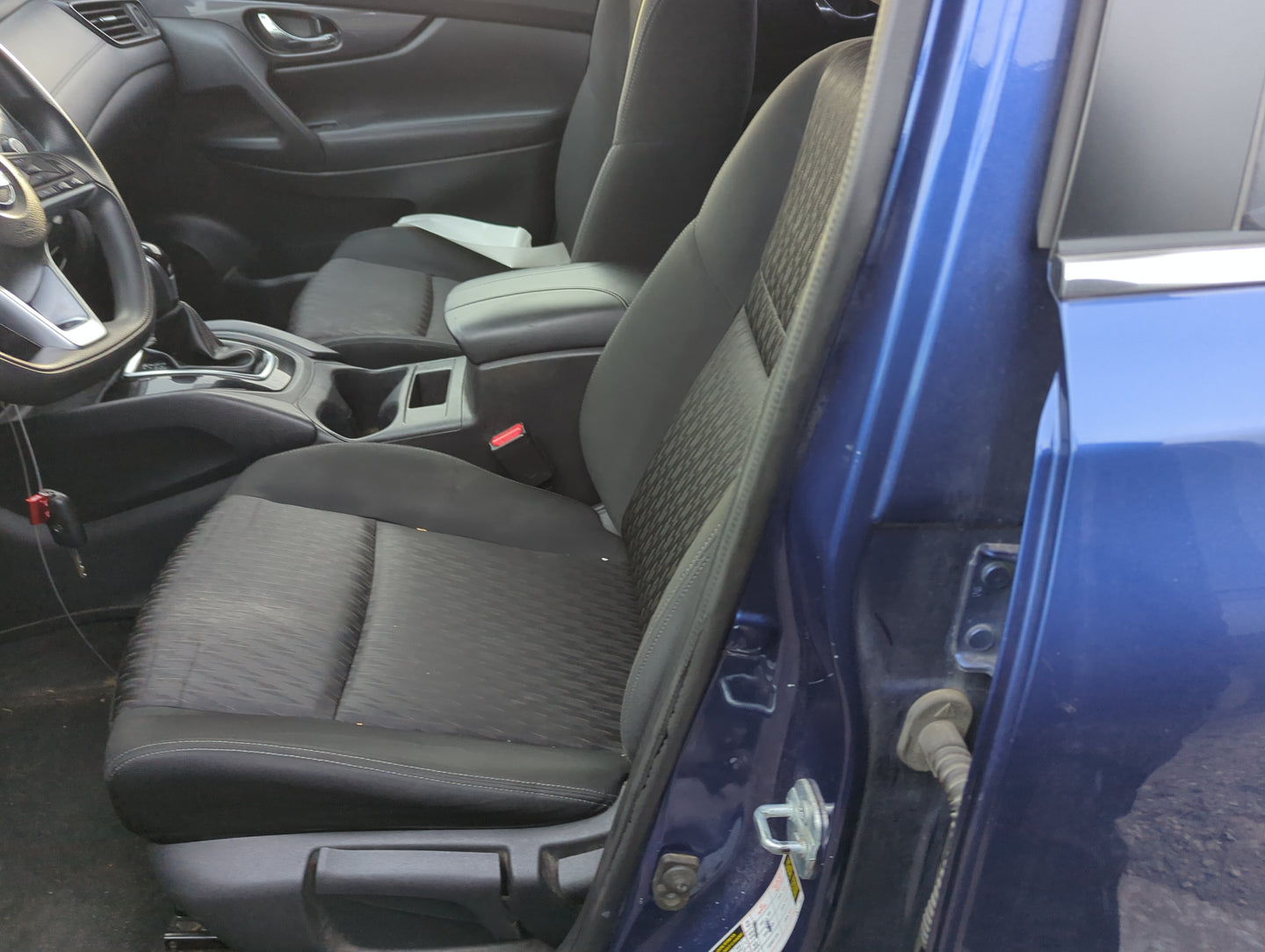 2017-2017 Nissan Rogue Driver Front Seat Oem - Oemusedautoparts1.com