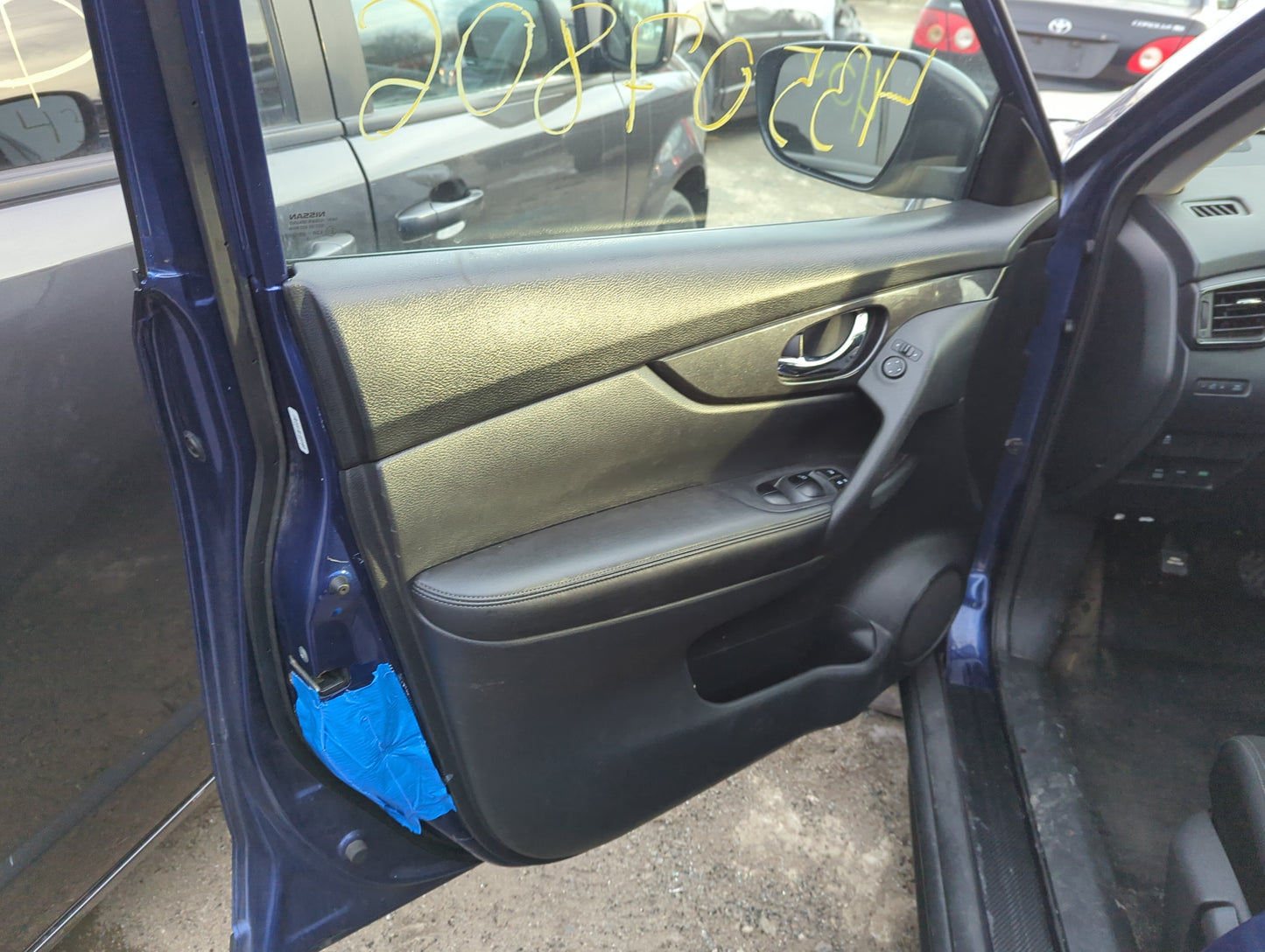 2017 Nissan Rogue Front Left Driver Interior Door Panel Trim - Oemusedautoparts1.com