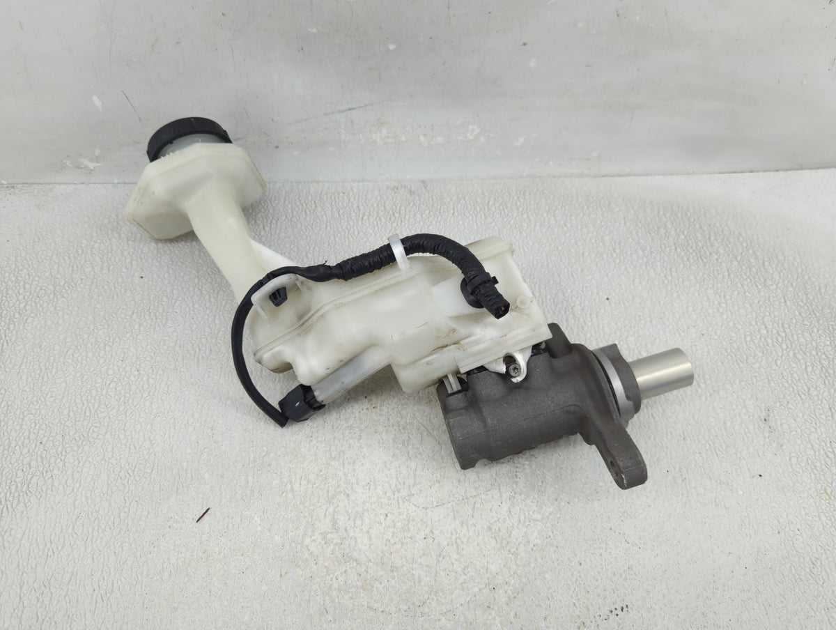 2015-2020 Nissan Rogue Brake Master Cylinder 1290559 - Oemusedautoparts1.com