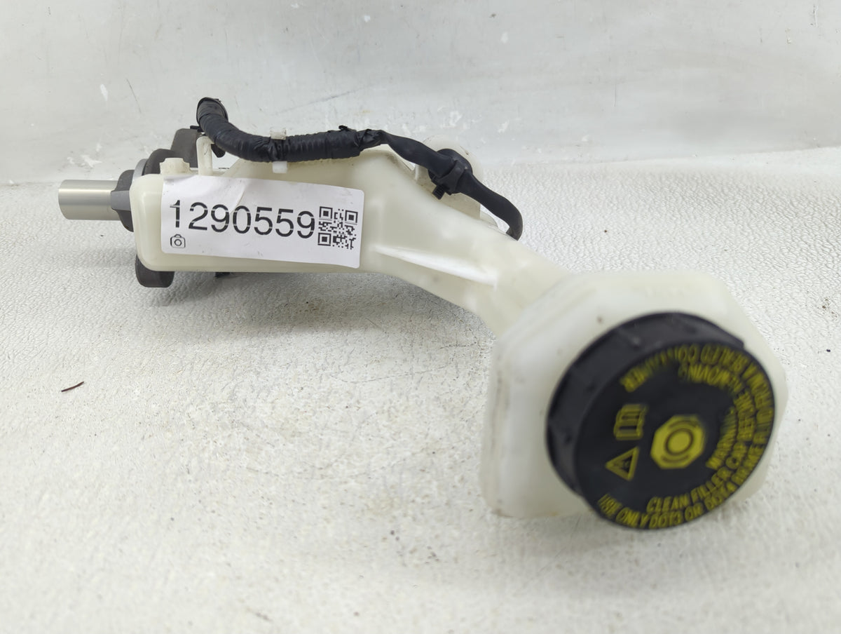 2015-2020 Nissan Rogue Brake Master Cylinder 1290559 - Oemusedautoparts1.com