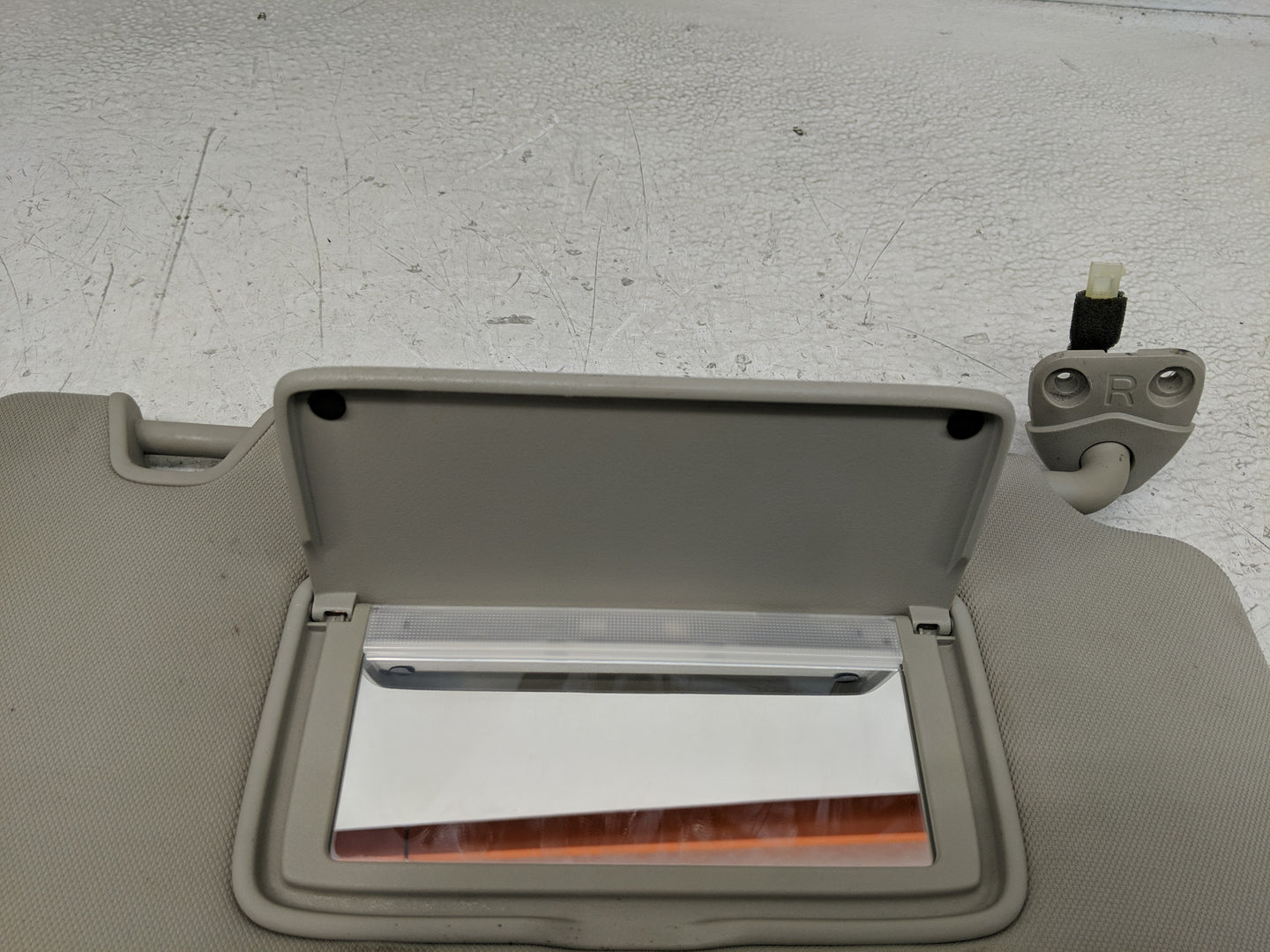 2014-2017 Nissan Rogue Sun Visor Shade Replacement Passenger Right Mirror Fits Fits 2014 2015 2016 2017 OEM Used Auto Parts 
