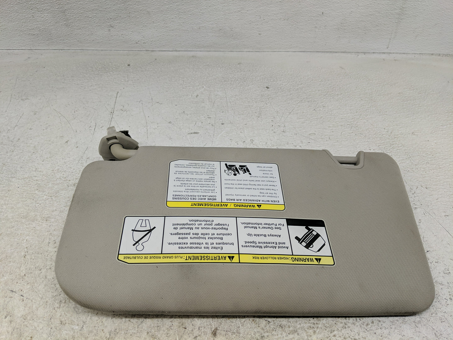 2014-2017 Nissan Rogue Sun Visor Shade Replacement Passenger Right Mirror Fits Fits 2014 2015 2016 2017 OEM Used Auto Parts 