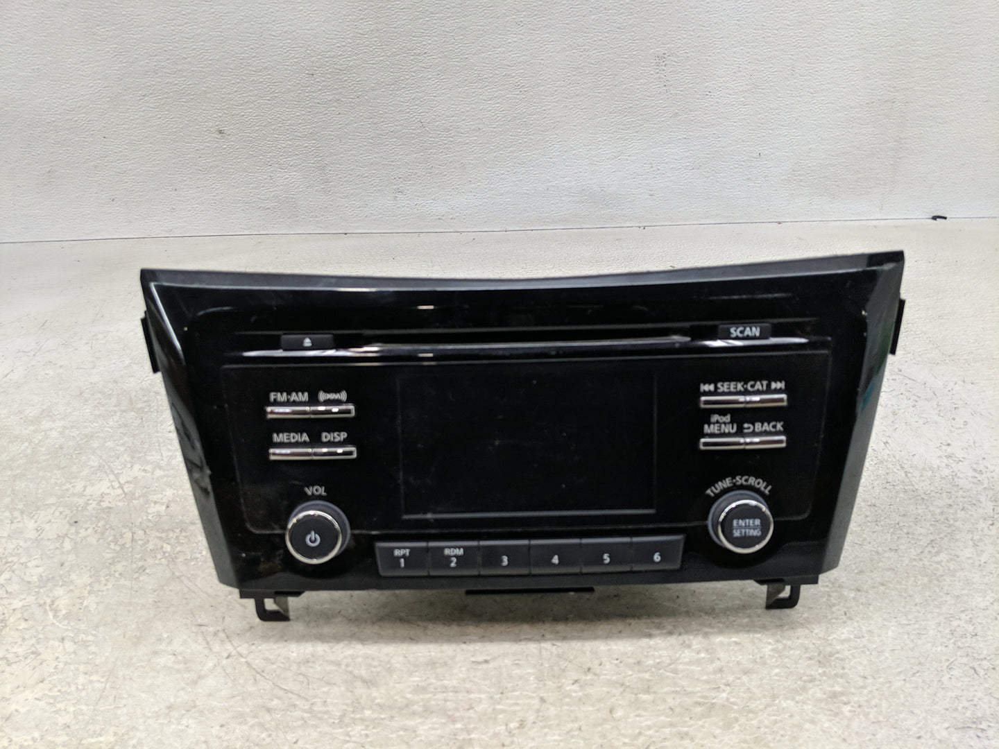 2017 Nissan Rogue Radio AM FM Cd Player Receiver Replacement P/N:28185 6FL0A Fits OEM Used Auto Parts - Oemusedautoparts1.co