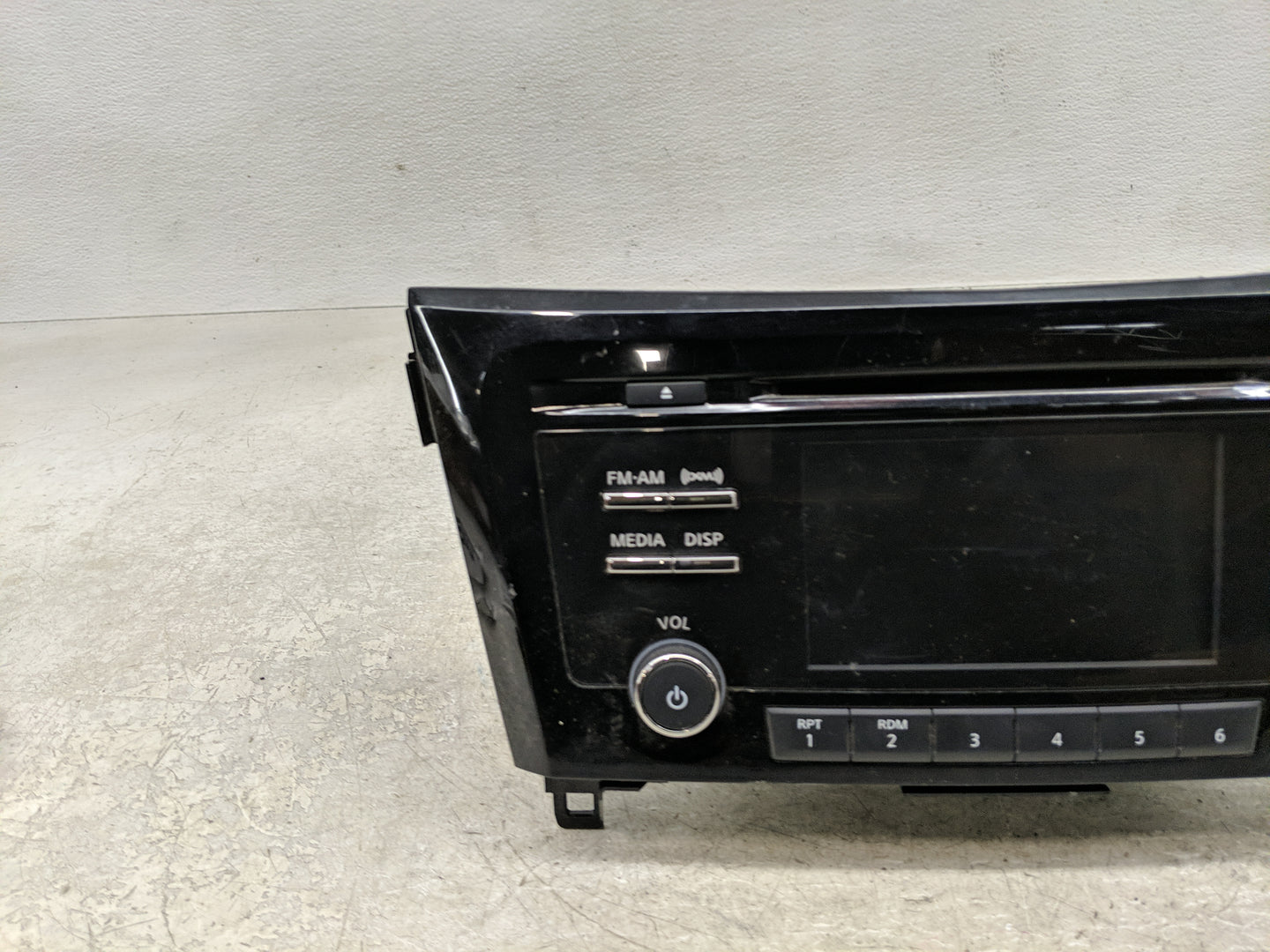 2017 Nissan Rogue Radio AM FM Cd Player Receiver Replacement P/N:28185 6FL0A Fits OEM Used Auto Parts - Oemusedautoparts1.co