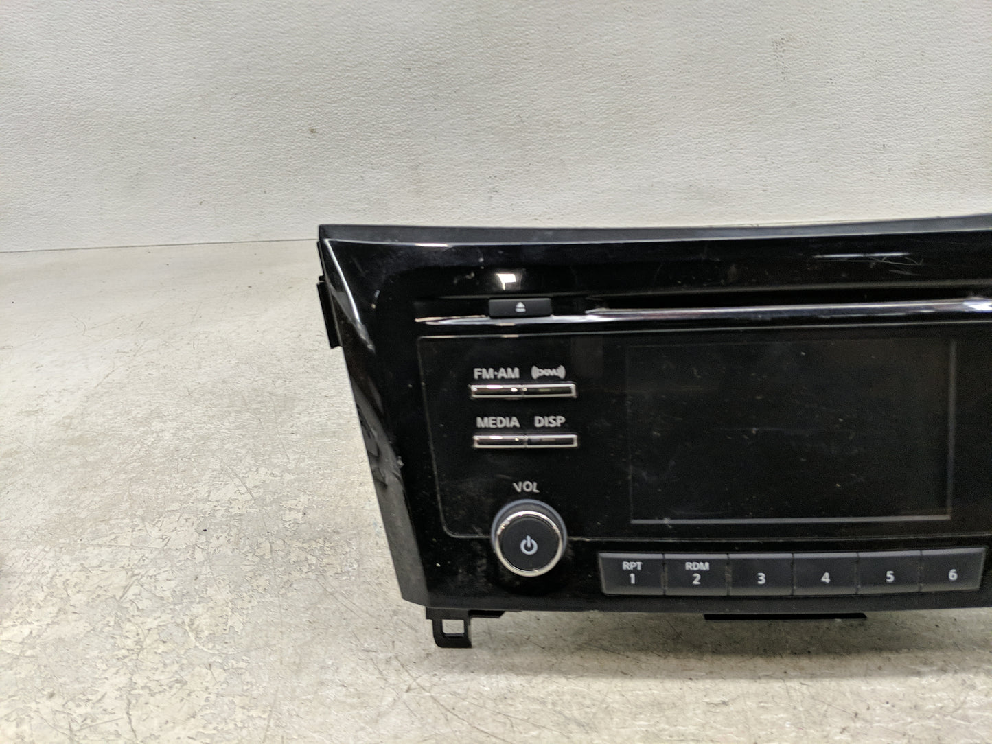 2017 Nissan Rogue Radio AM FM Cd Player Receiver Replacement P/N:28185 6FL0A Fits OEM Used Auto Parts - Oemusedautoparts1.co