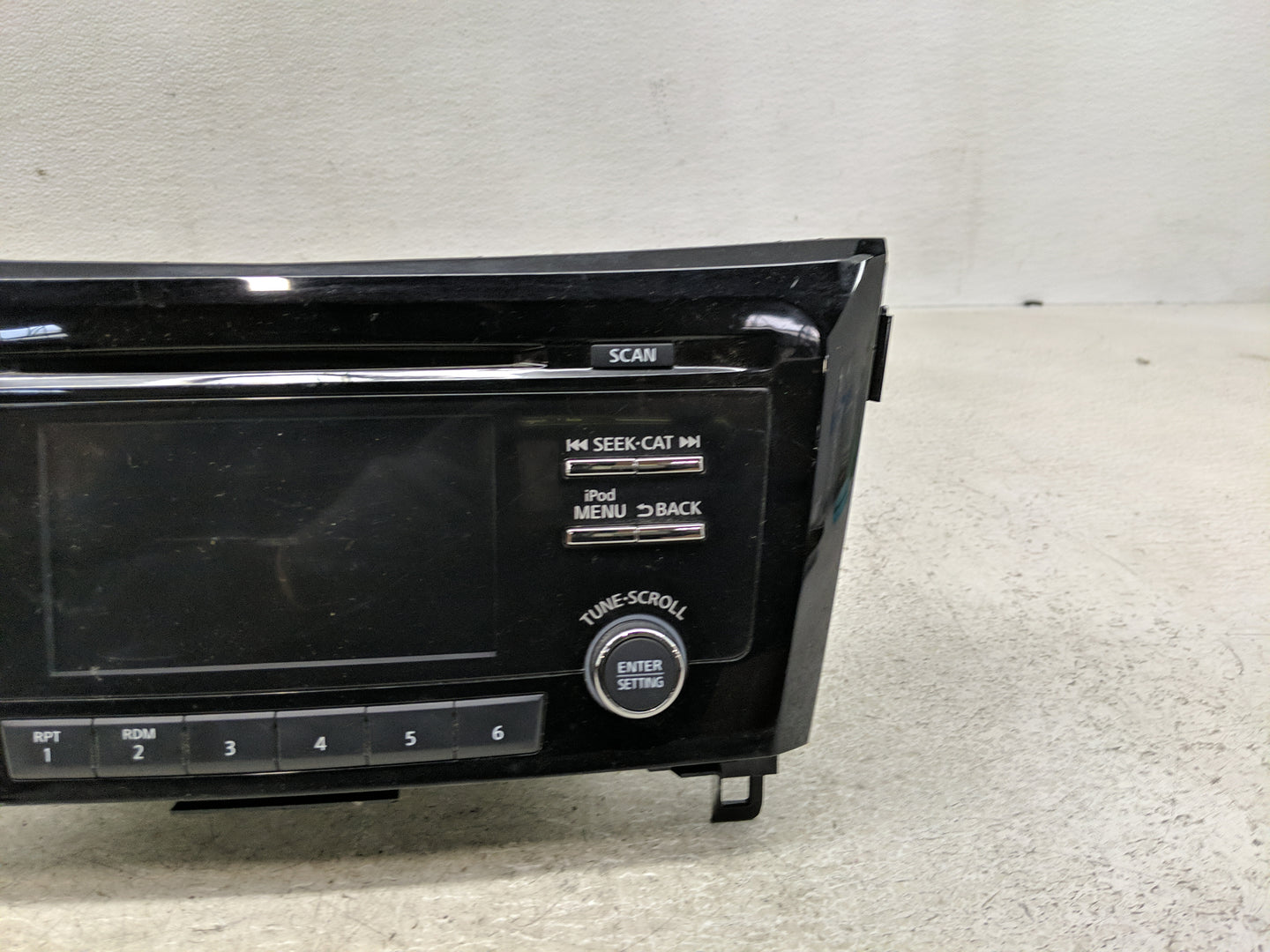2017 Nissan Rogue Radio AM FM Cd Player Receiver Replacement P/N:28185 6FL0A Fits OEM Used Auto Parts - Oemusedautoparts1.co