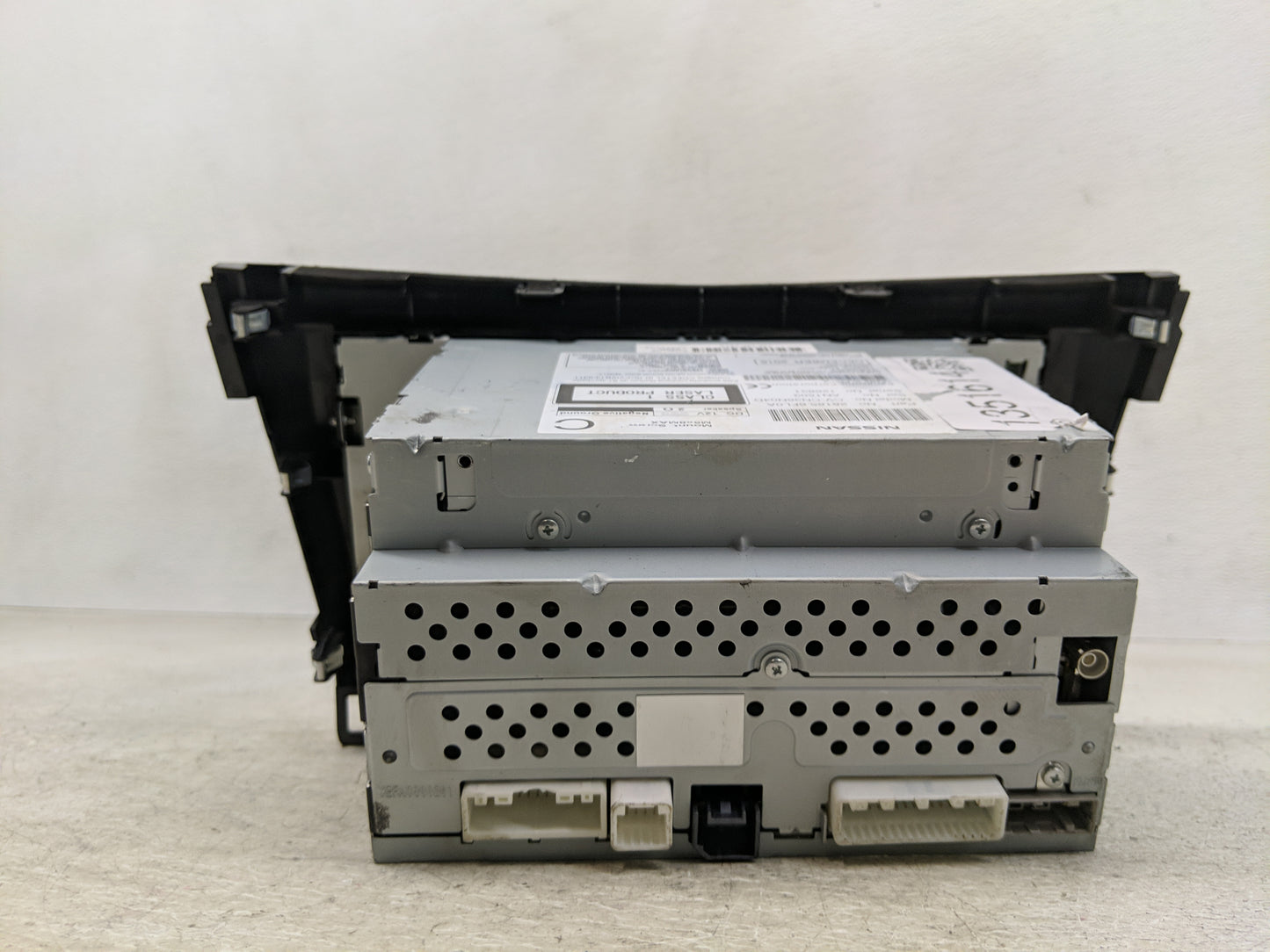 2017 Nissan Rogue Radio AM FM Cd Player Receiver Replacement P/N:28185 6FL0A Fits OEM Used Auto Parts - Oemusedautoparts1.co