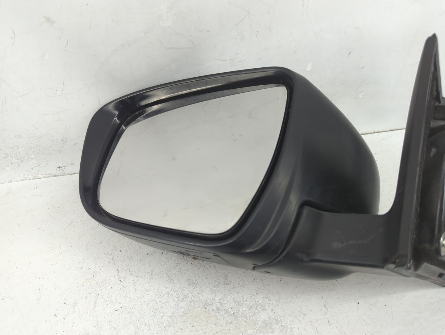 2016-2017 Nissan Rogue Driver Side View Mirror - Left Door Mirror OEM Used - Oemusedautoparts1.com