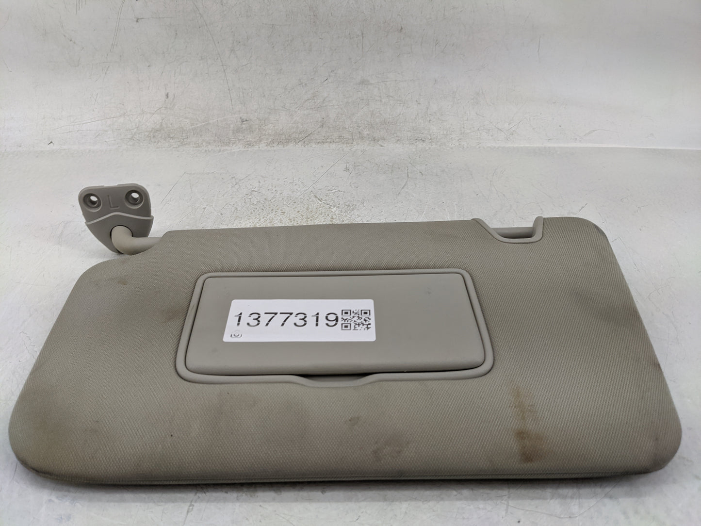2017 Nissan Rogue Sun Visor Shade Replacement Driver Left Mirror Fits OEM Used Auto Parts - Oemusedautoparts1.com