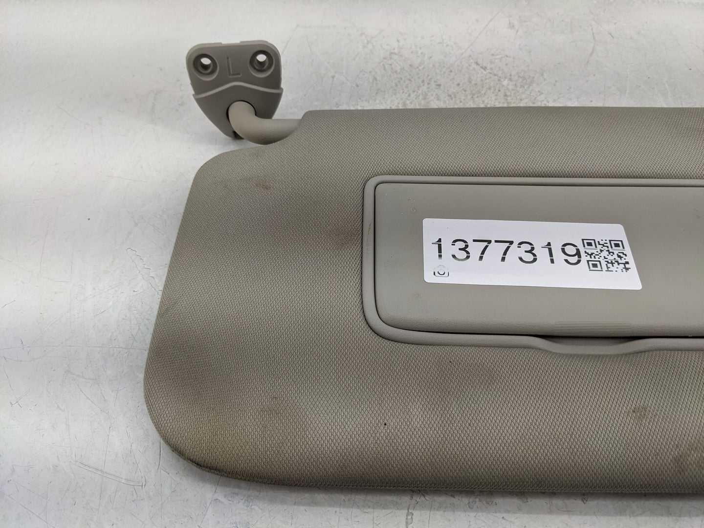 2017 Nissan Rogue Sun Visor Shade Replacement Driver Left Mirror Fits OEM Used Auto Parts - Oemusedautoparts1.com