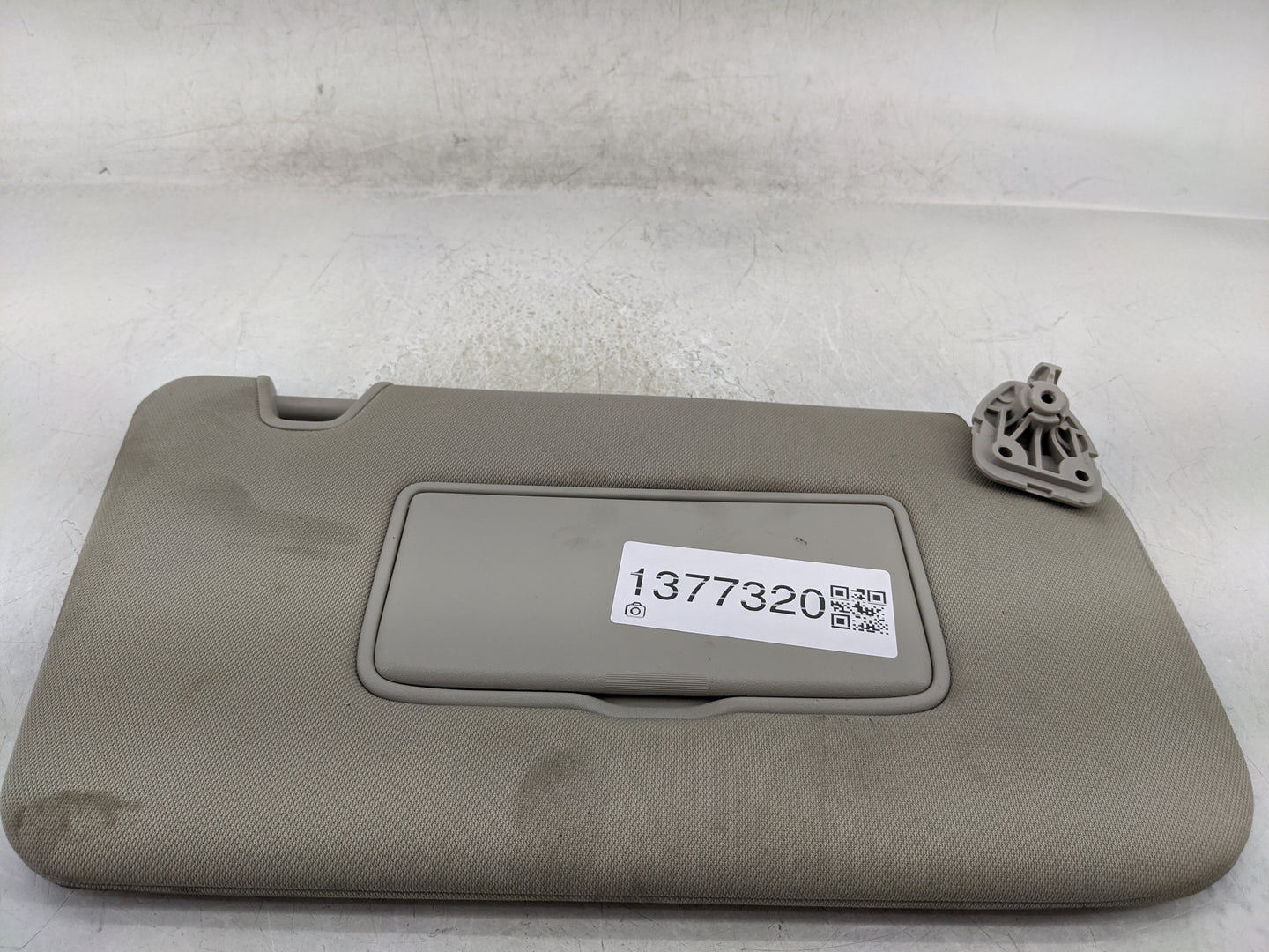 2017 Nissan Rogue Sun Visor Shade Replacement Passenger Right Mirror Fits OEM Used Auto Parts - Oemusedautoparts1.com