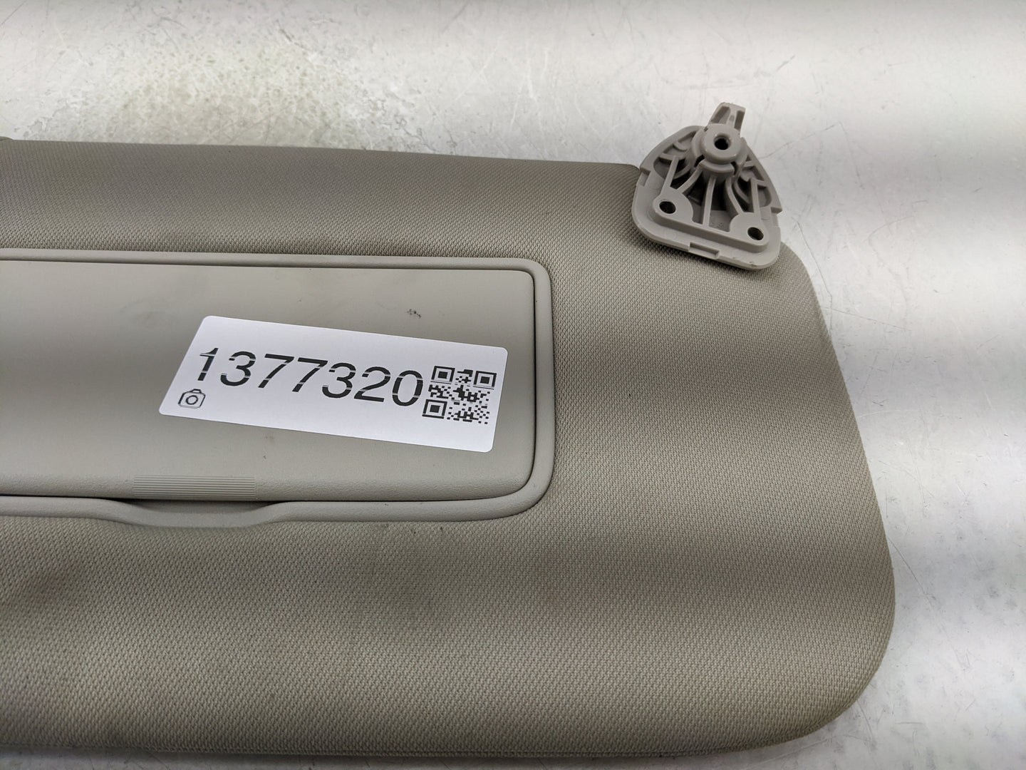2017 Nissan Rogue Sun Visor Shade Replacement Passenger Right Mirror Fits OEM Used Auto Parts - Oemusedautoparts1.com