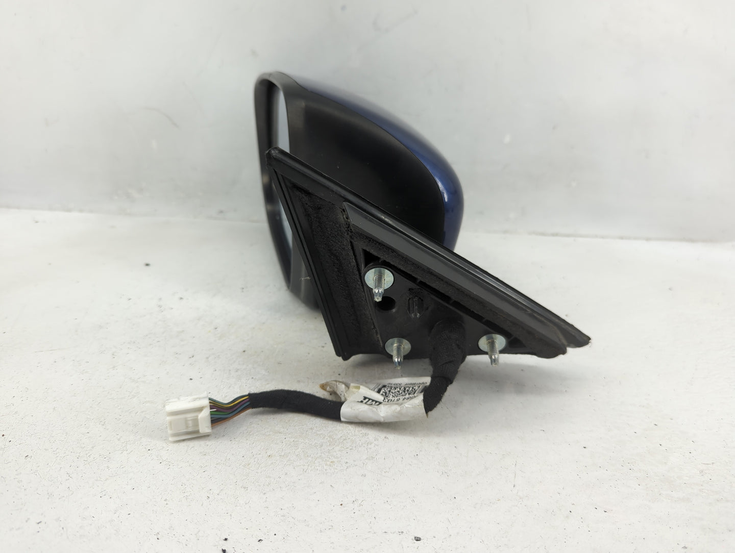 2017-2020 Nissan Rogue Driver Side View Mirror - Left Door Mirror OEM Used - Oemusedautoparts1.com